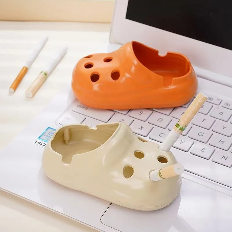 Creative Cute Hole Shoe Ashtray, Flame Retardant PP Material+anti Fly Ash, Suitable for Home/office/hotel Panoramic View