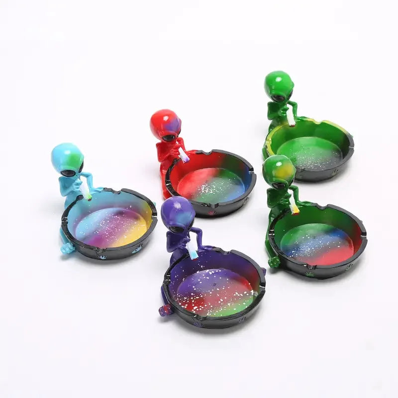 Decoration Tabletop Ashtray Resin Hiphop Container Retro Vintage Home Office Bar Ornament Crafts Man Smoking Accessories