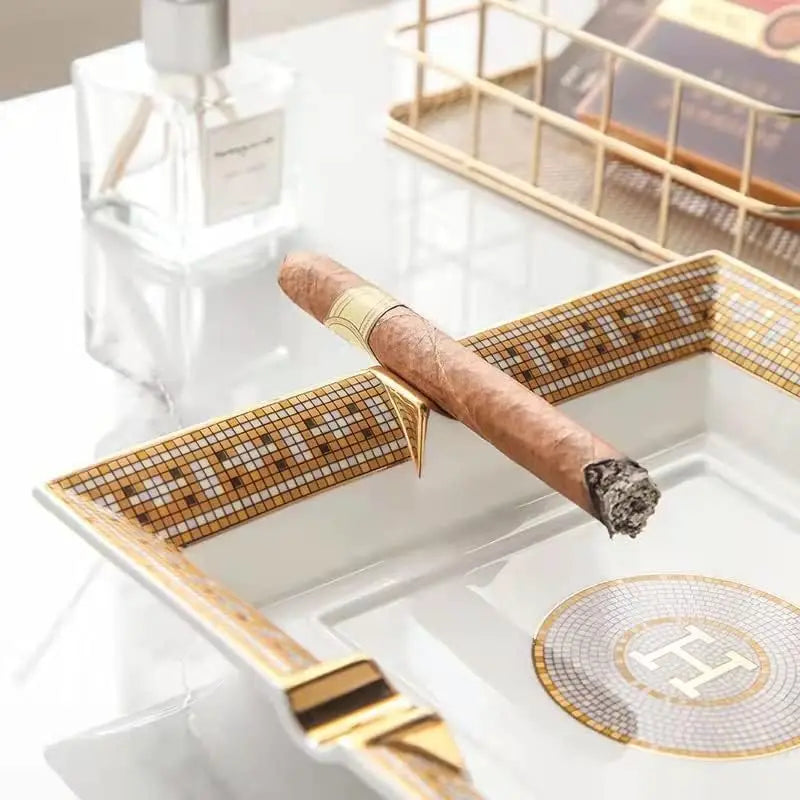 Elegant Cigar Ashtray for Indoor Outdoor Use, Desktop Smoking Ash Tray Home Office Decoration