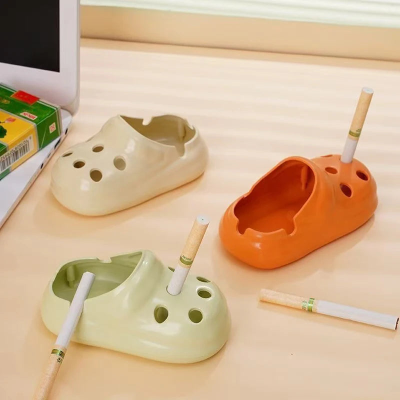 Creative Cute Hole Shoe Ashtray, Flame Retardant PP Material+anti Fly Ash, Suitable for Home/office/hotel Panoramic View