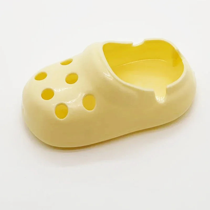 Creative Cute Hole Shoe Ashtray, Flame Retardant PP Material+anti Fly Ash, Suitable for Home/office/hotel Panoramic View