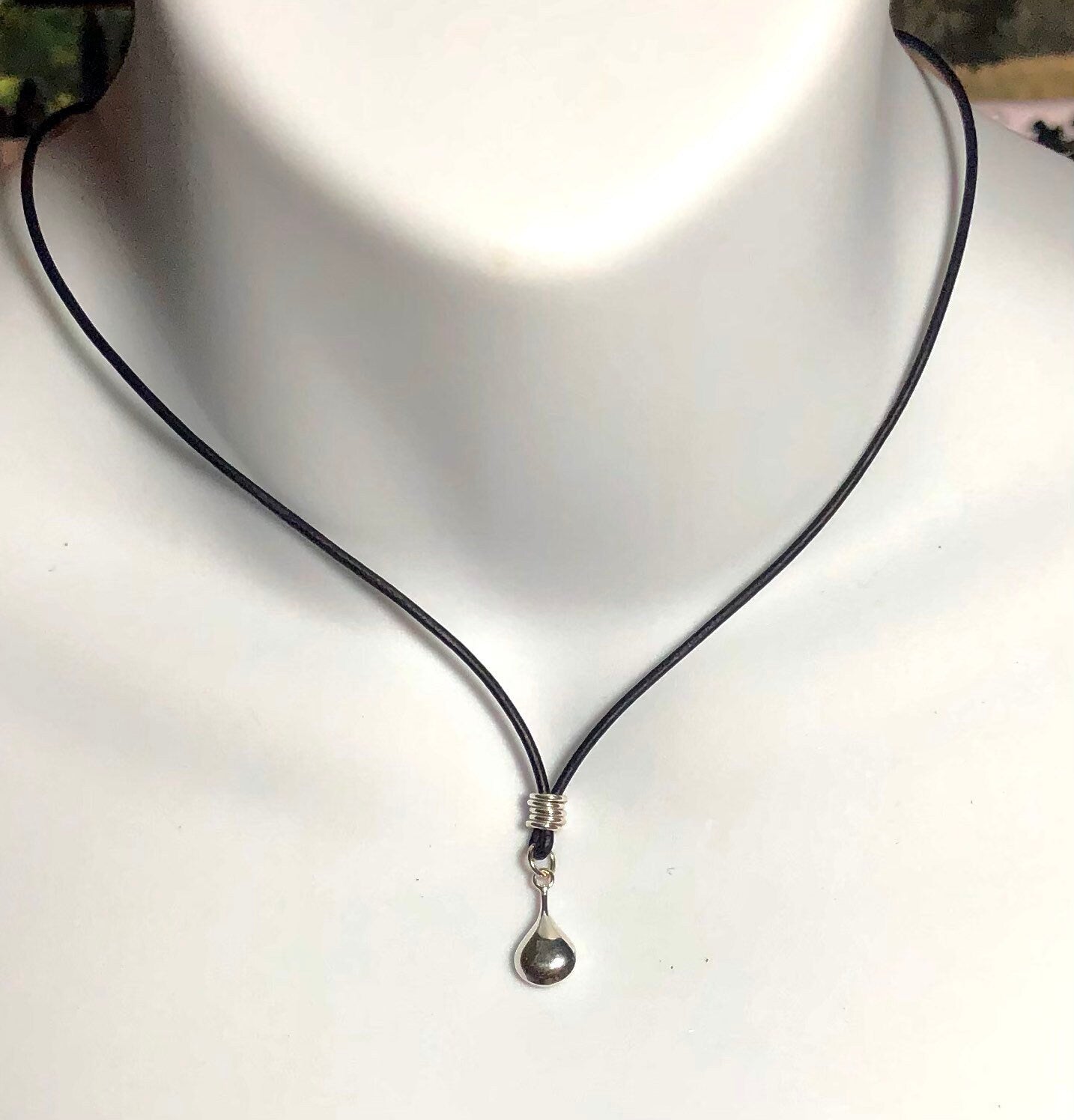 MossberryandStone Sterling Teardrop Leather Choker Necklace 15-17in