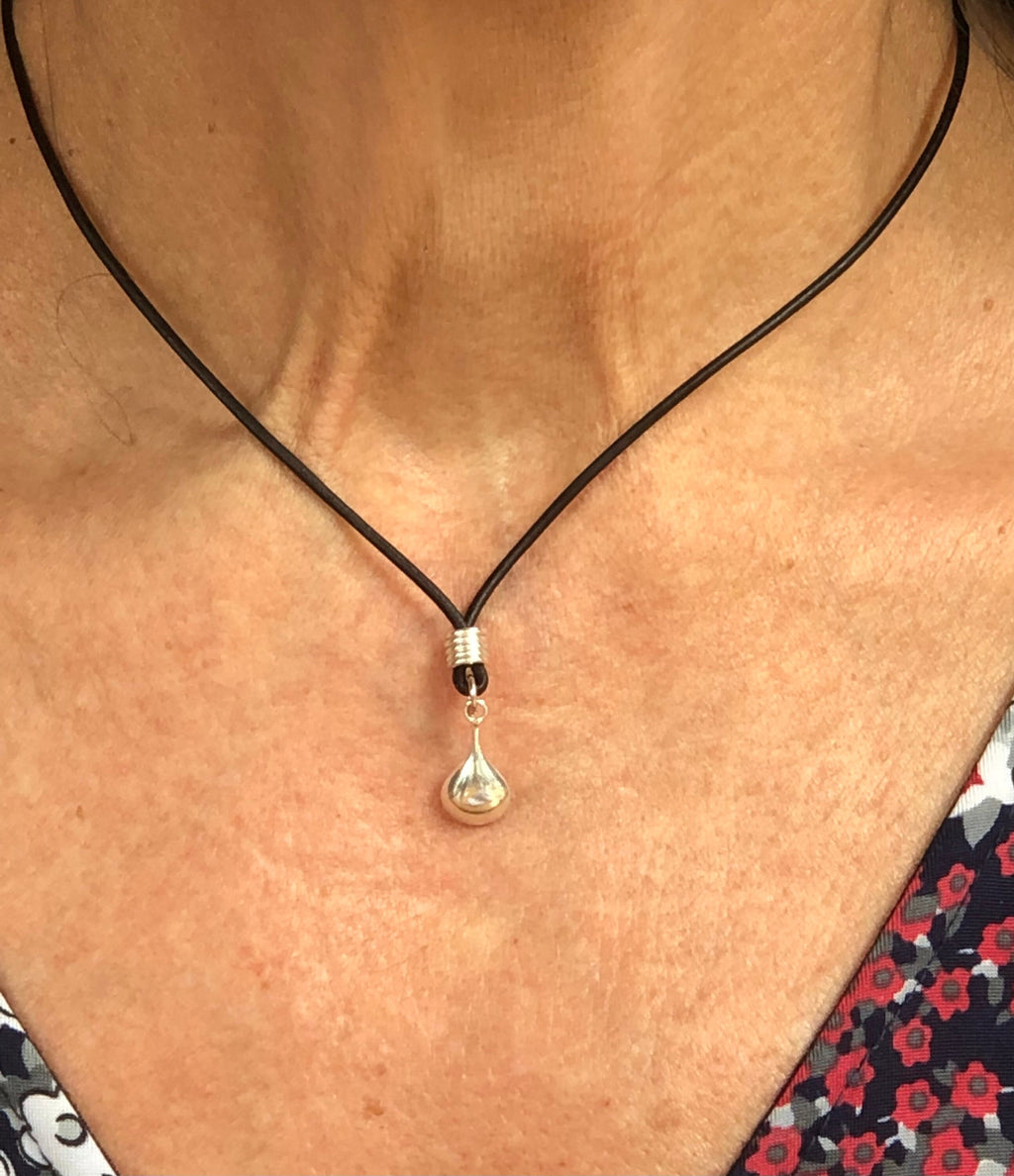 MossberryandStone Sterling Teardrop Leather Choker Necklace 15-17in