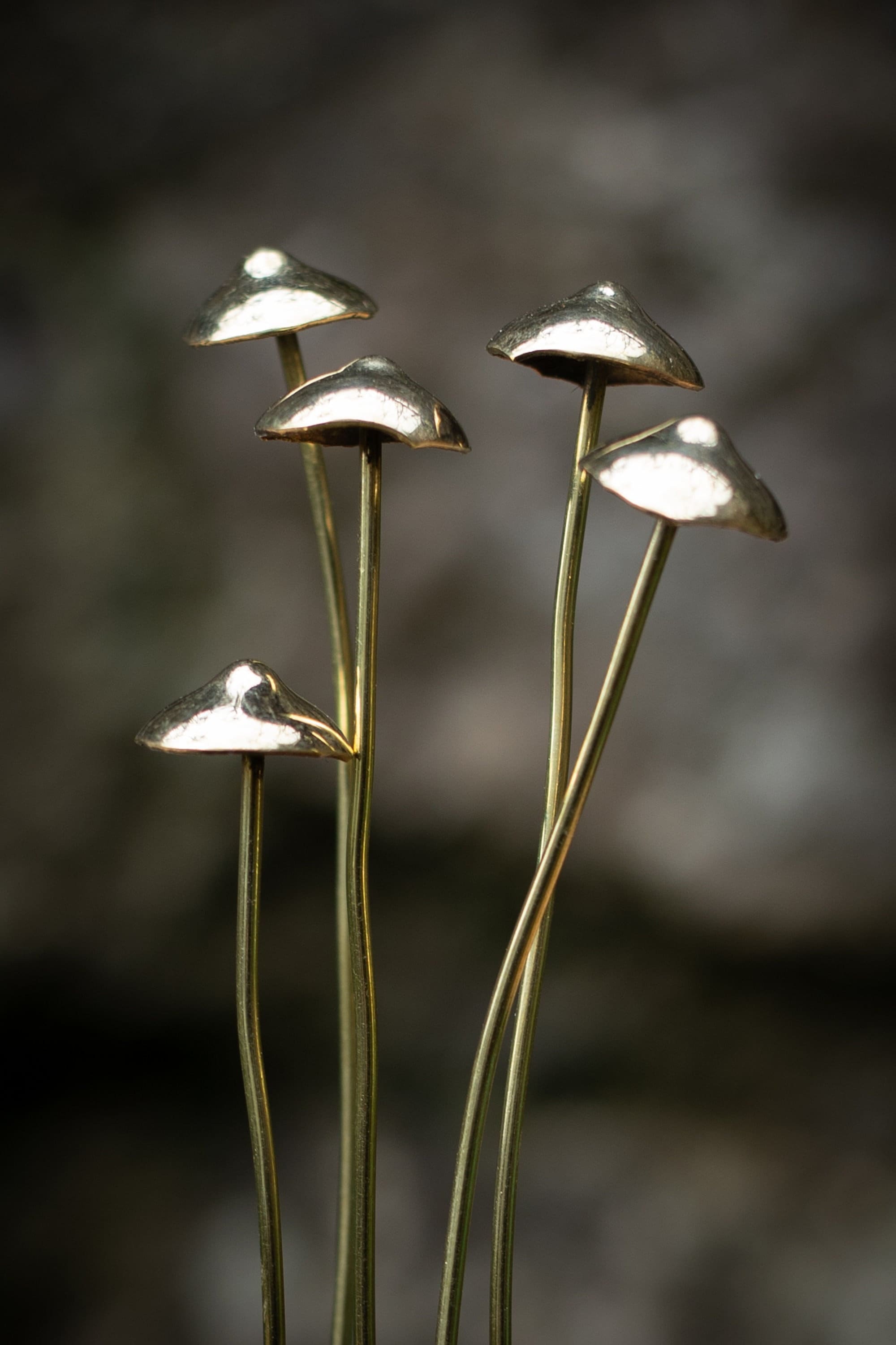 GazRye Handcrafted Brass Mushroom Garden Decoration Single Piece