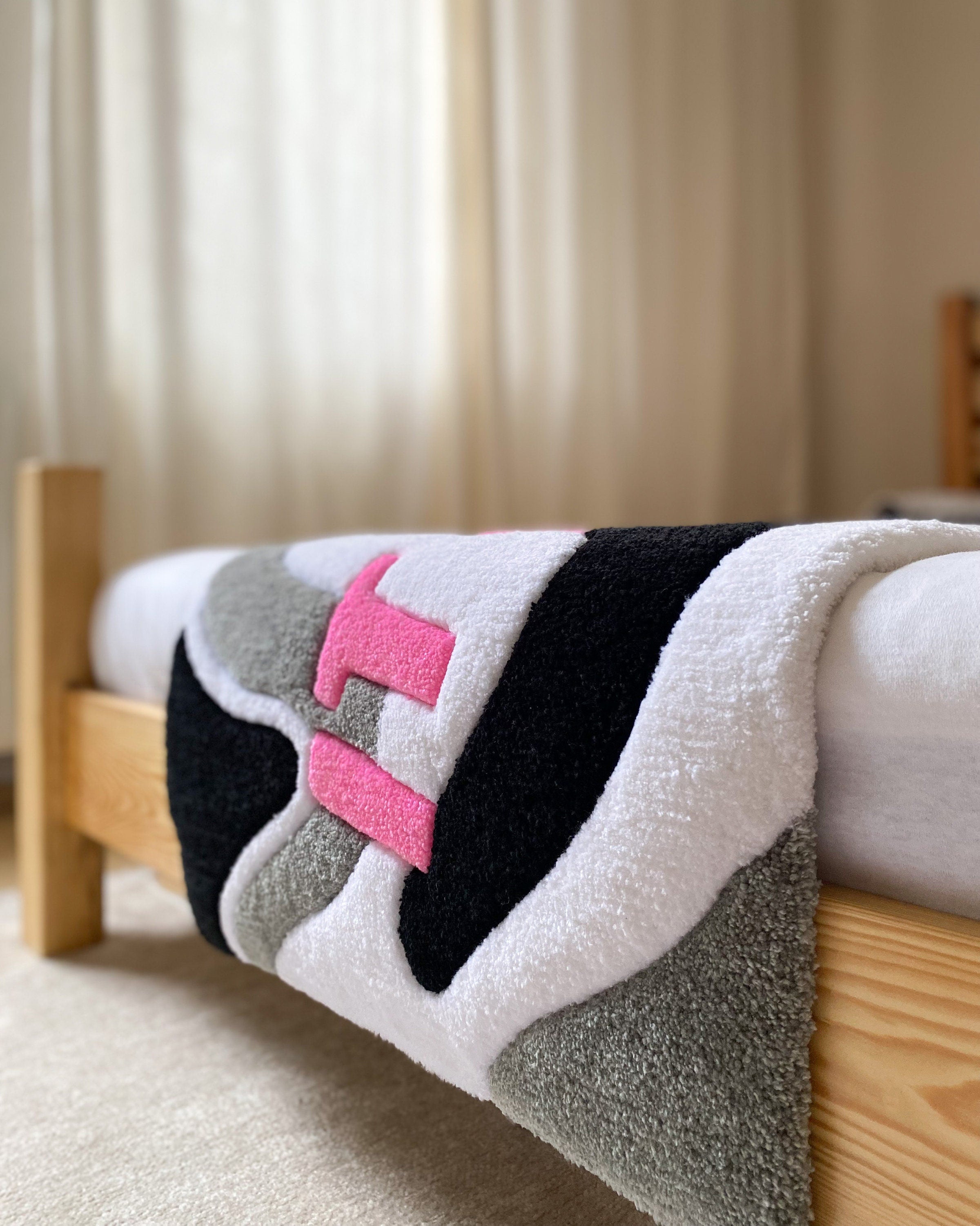 LargoModern It Girl Custom Tufted Fluffy Rug 21x34in