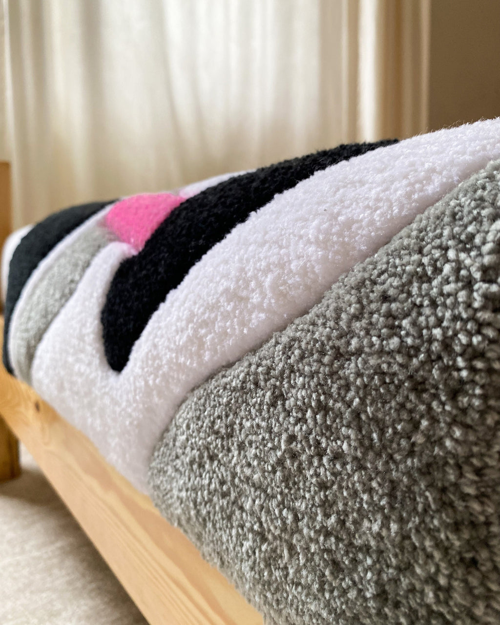 LargoModern It Girl Custom Tufted Fluffy Rug 21x34in
