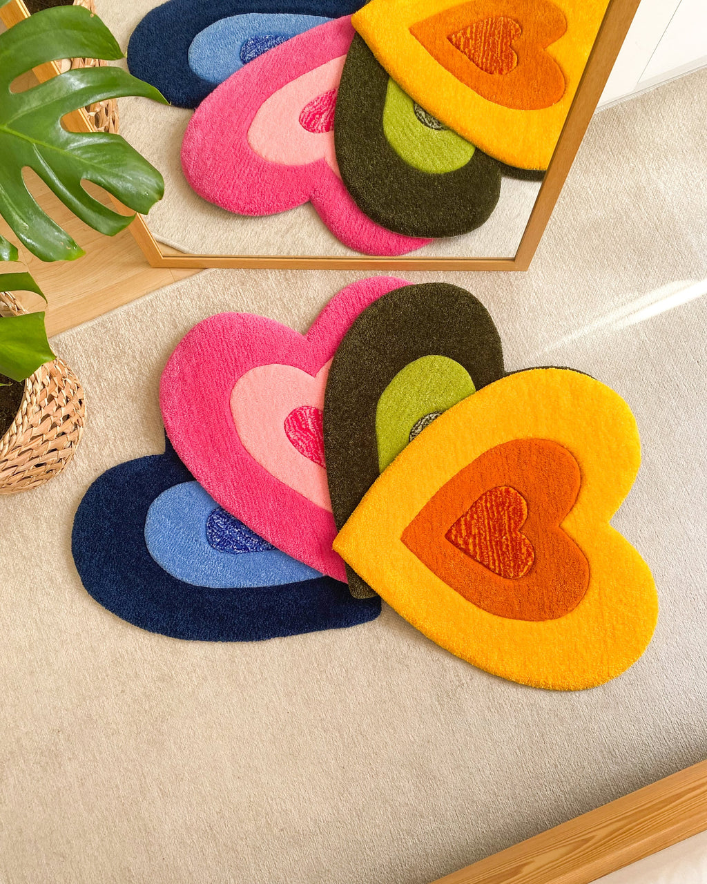 LargoModern Handmade Tufted Heart Rug Fluffy and Soft