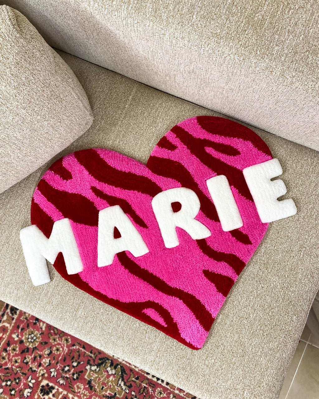 LargoModern Custom Name Tufted Heart Rug
