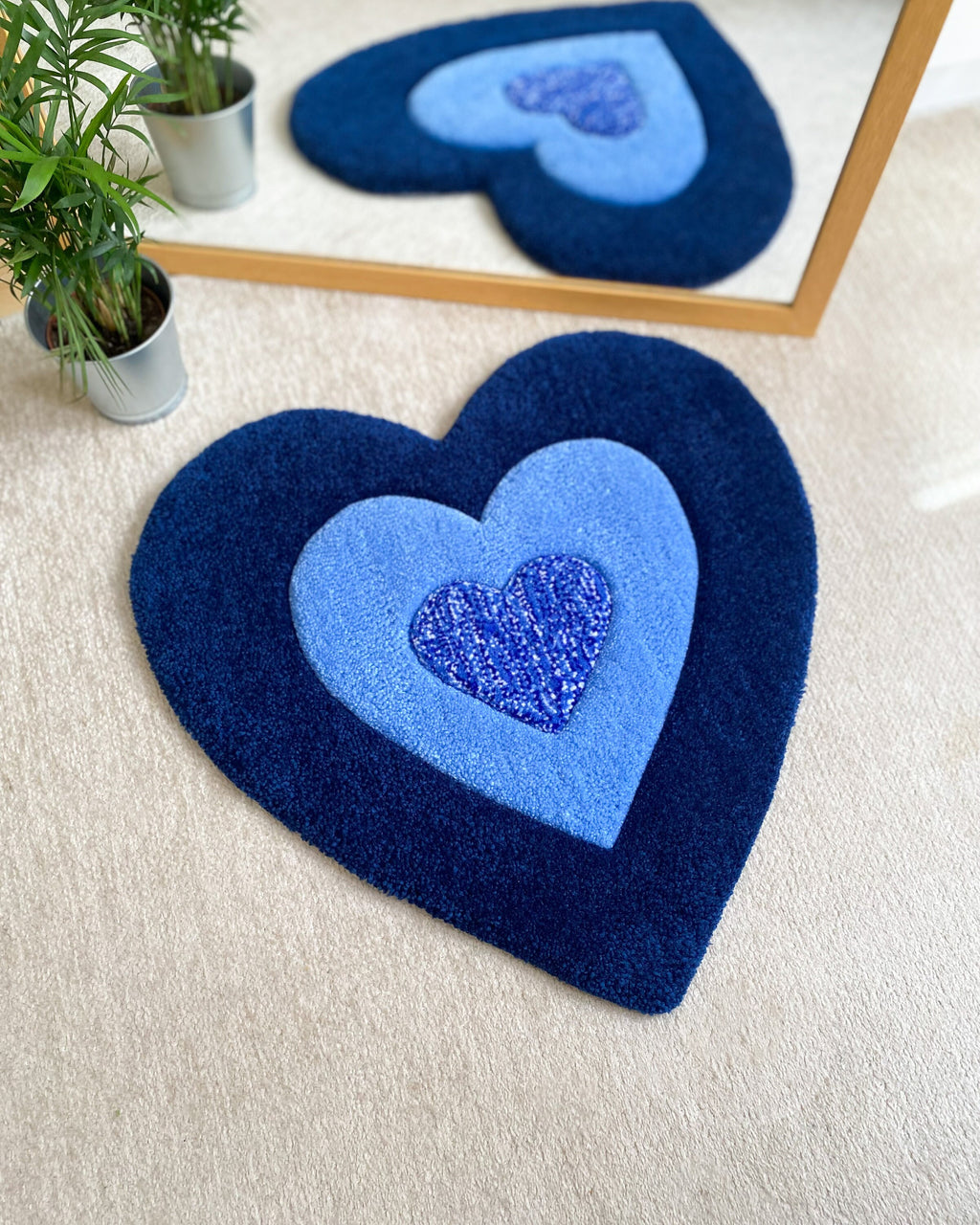 LargoModern Handmade Tufted Heart Rug Fluffy and Soft