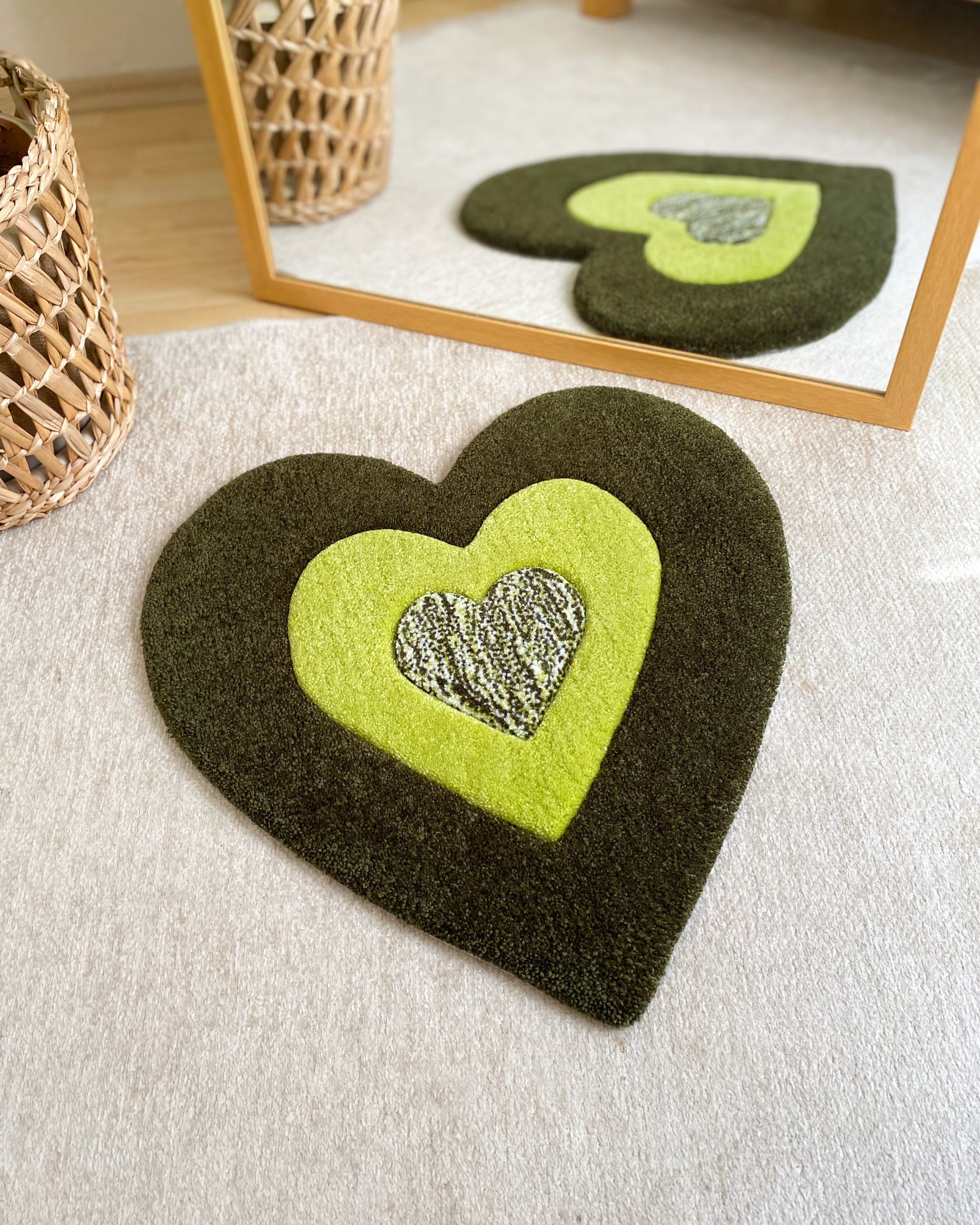 LargoModern Handmade Tufted Heart Rug Fluffy and Soft