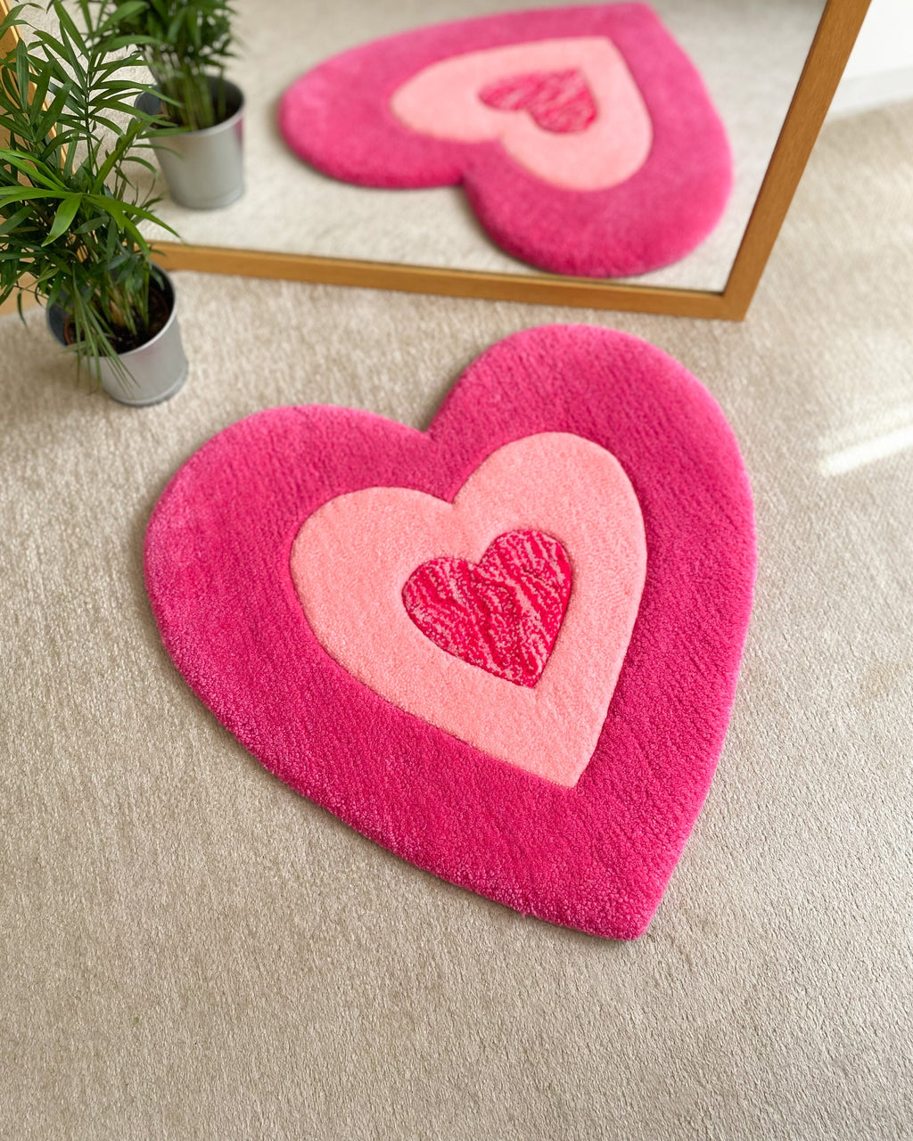 LargoModern Handmade Tufted Heart Rug Fluffy and Soft