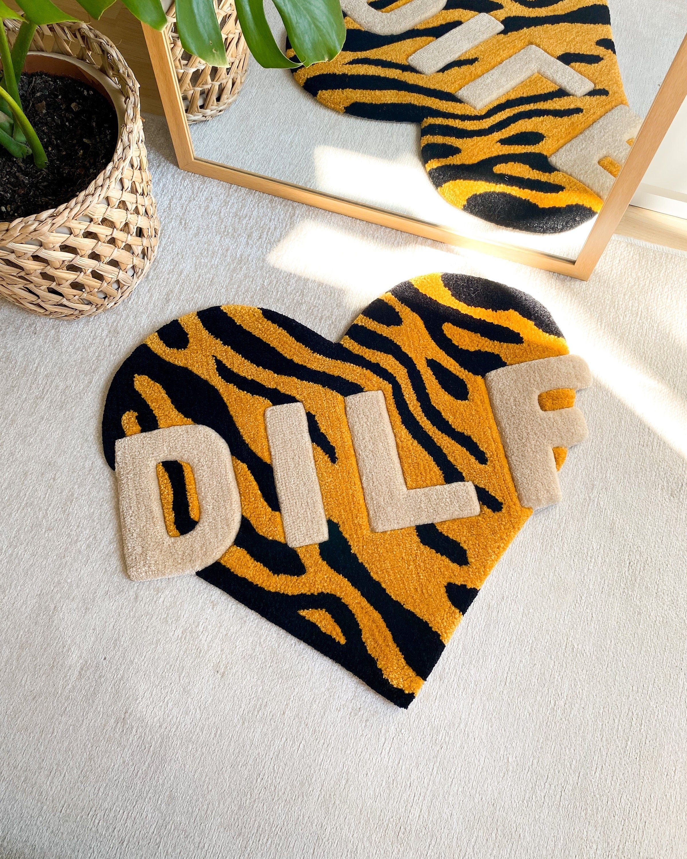 LargoModern Custom Name Tufted Heart Rug