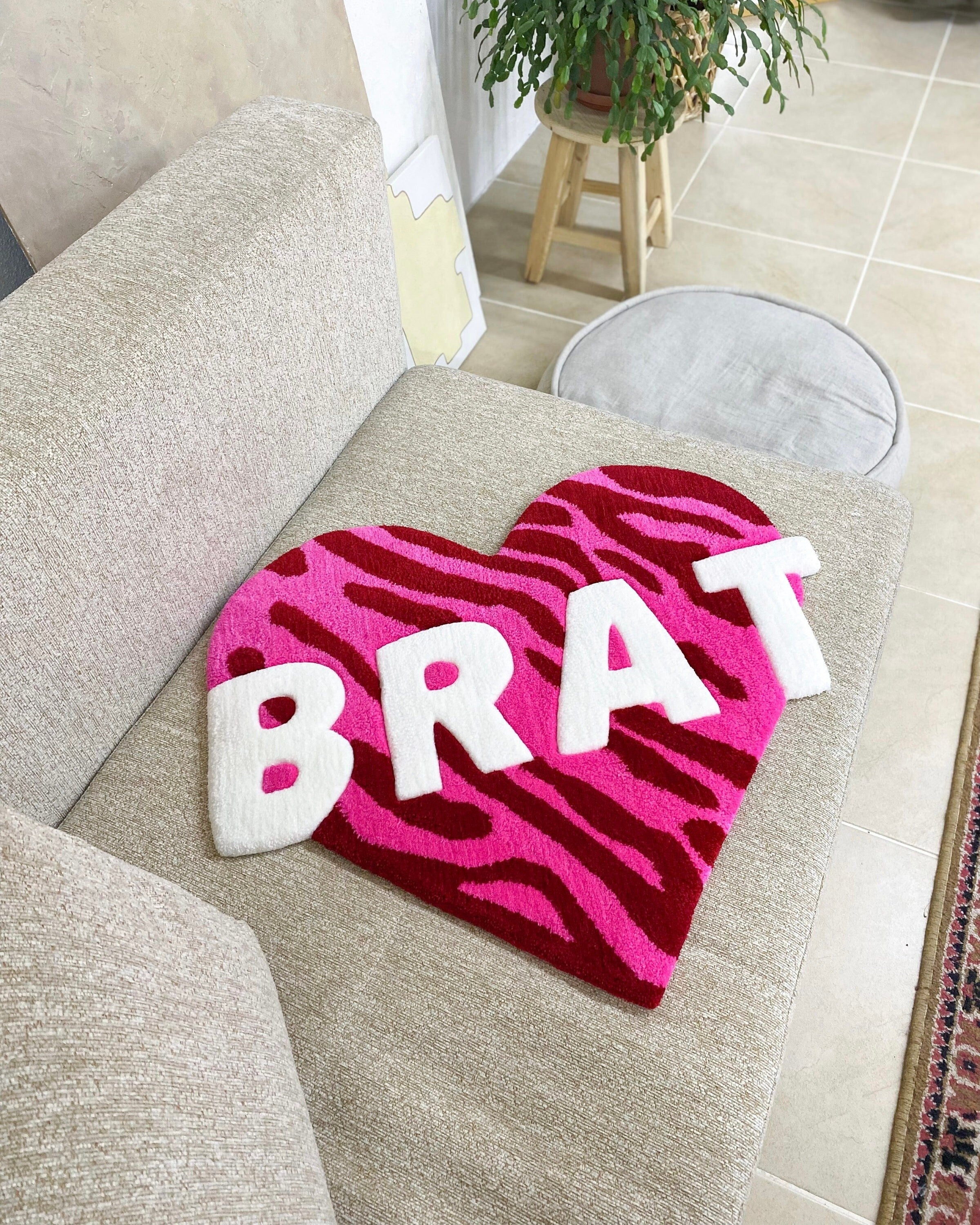LargoModern Custom Name Tufted Heart Rug