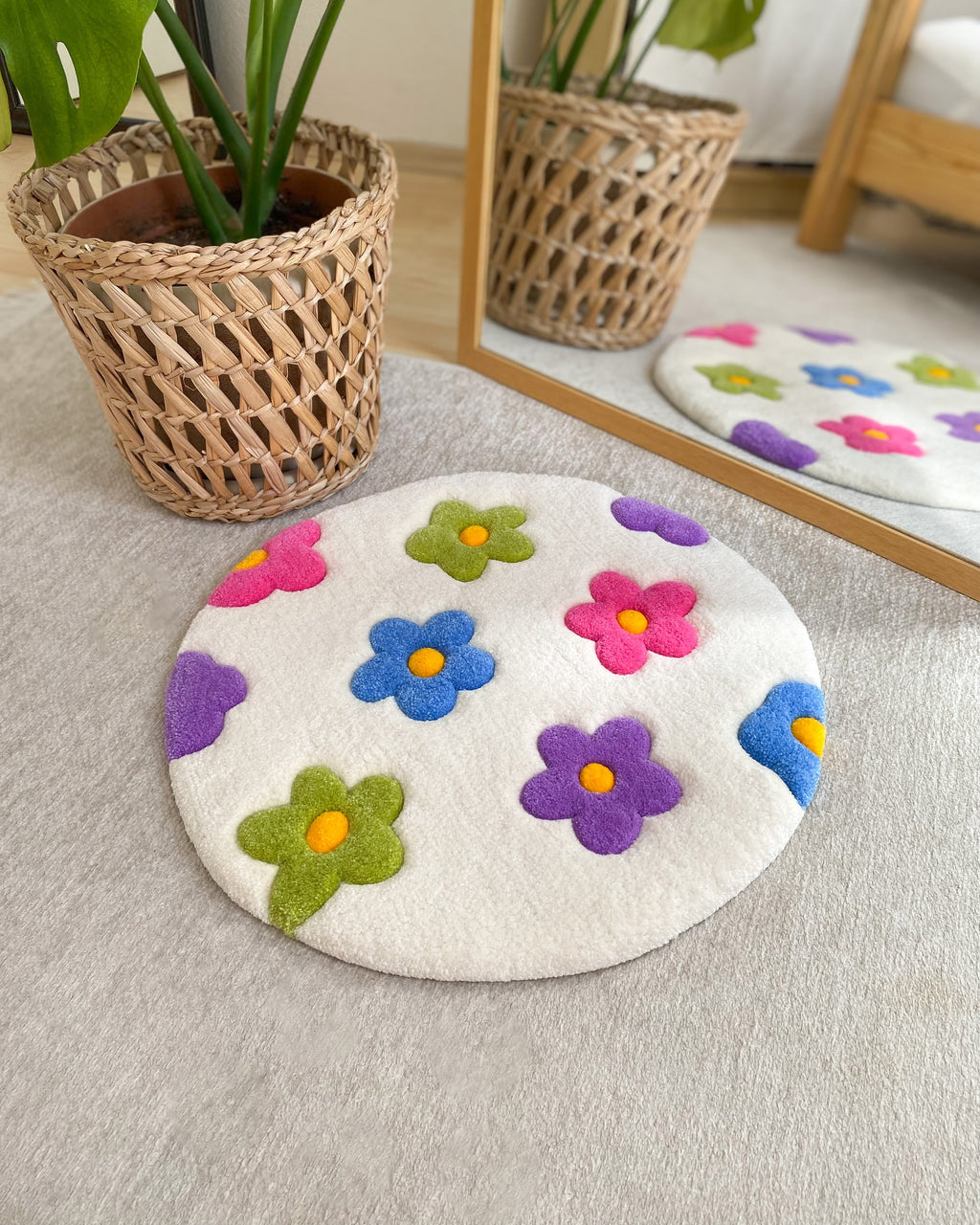 LargoModern Flower Hand Tufted Rug Soft Aesthetic Decorative Floor Rug