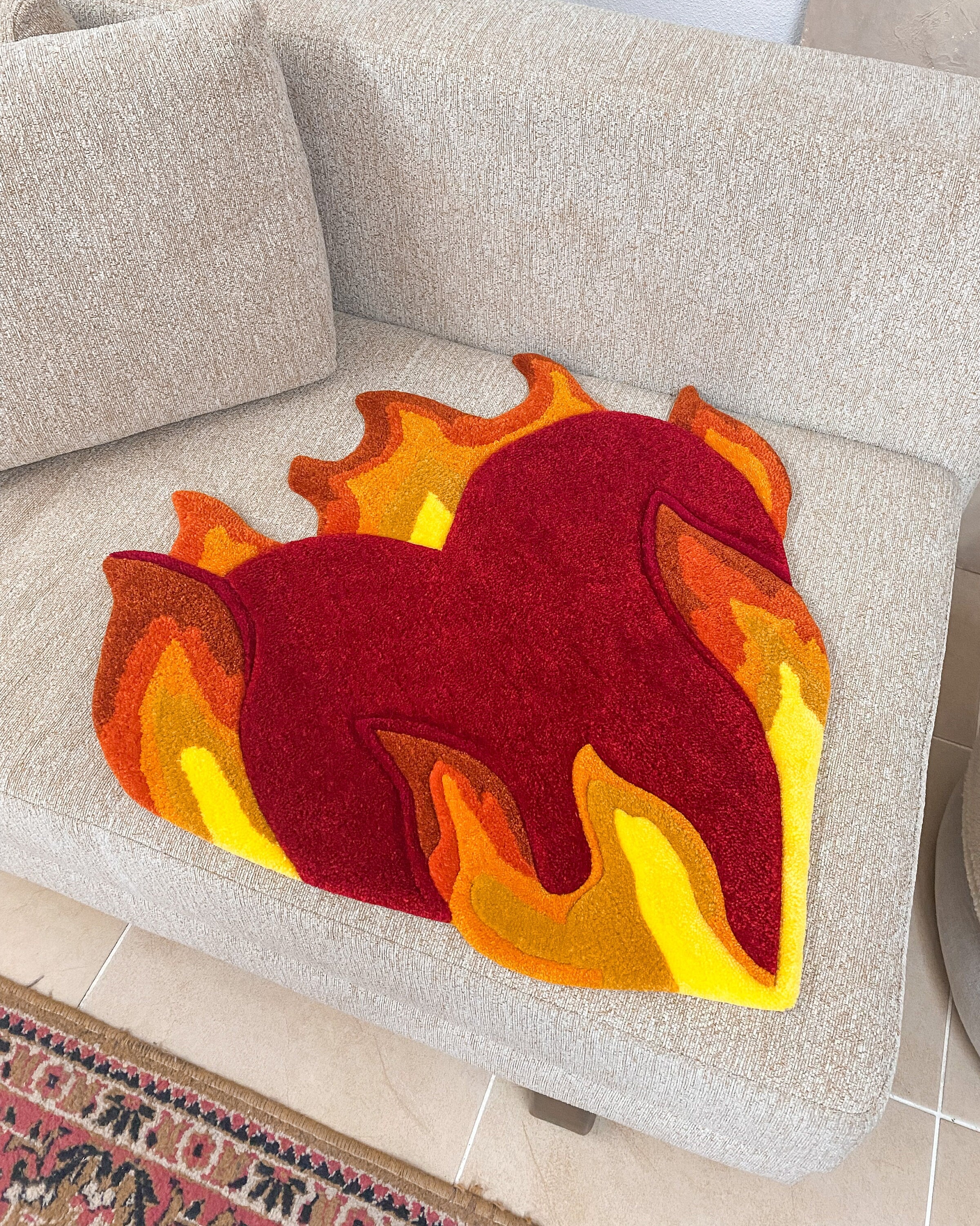 LargoModern Flaming Heart Tufted Rug Handmade Acrylic Cotton