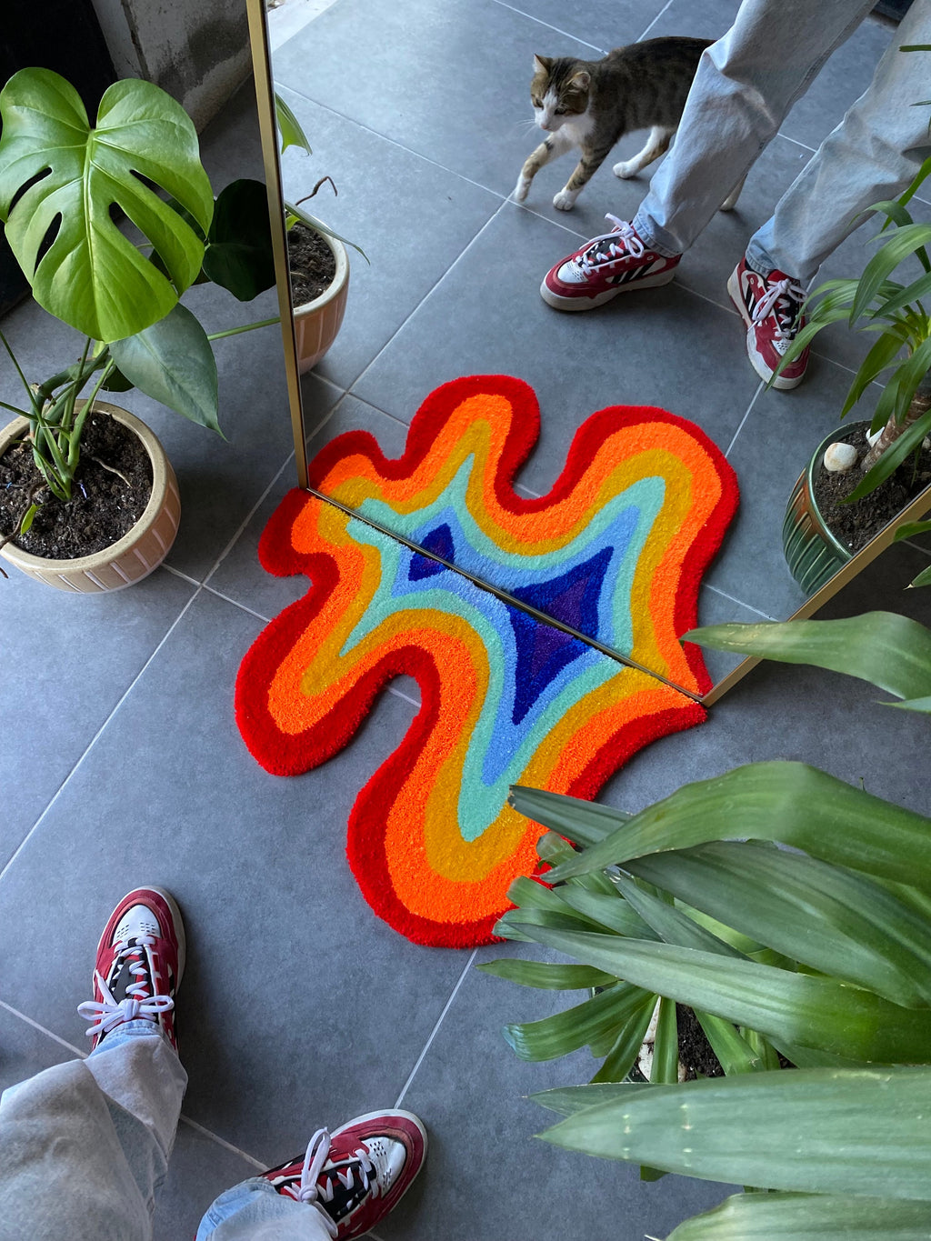 OrnnWorks Drippy Fluid Rainbow Fluffy Tufted Mirror Rug