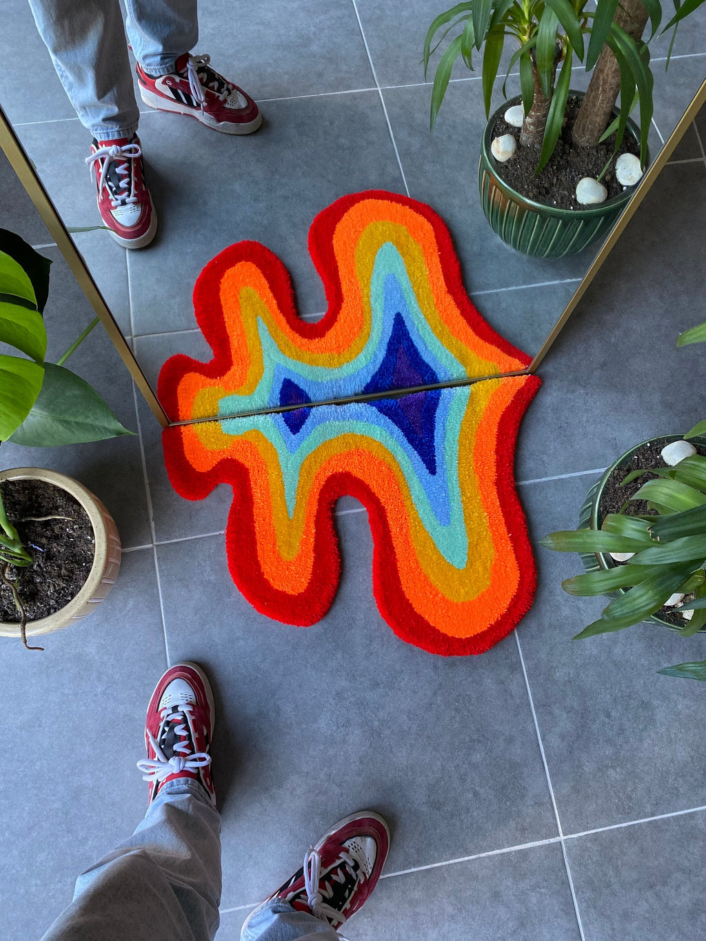 OrnnWorks Drippy Fluid Rainbow Fluffy Tufted Mirror Rug
