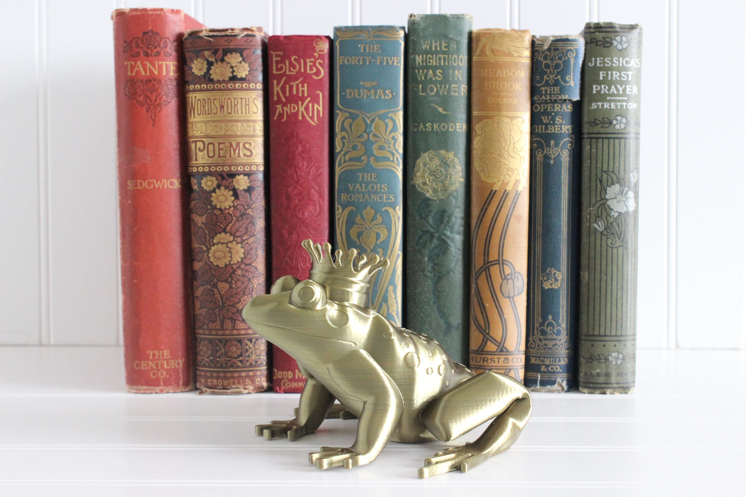 DelightfullyDutch Frog Prince Figurine with Crown Fairytale Decor 2 Sizes