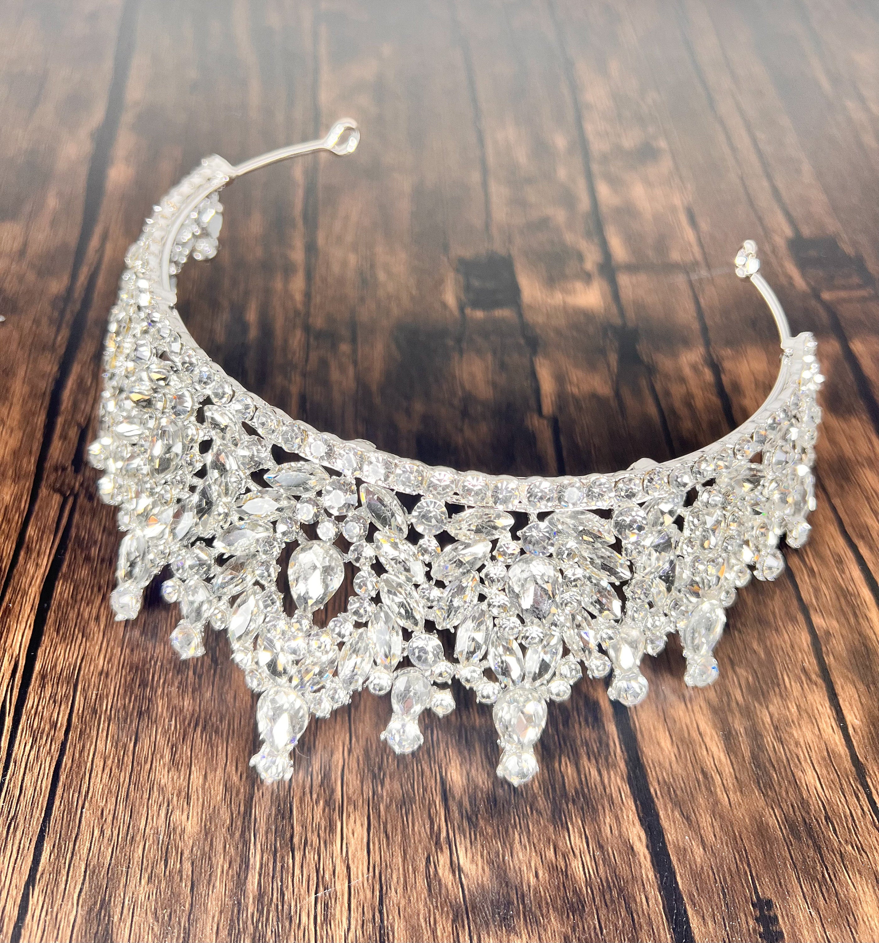 HappyJewelryWorld Queen Silver Tiara Rhinestone Crown