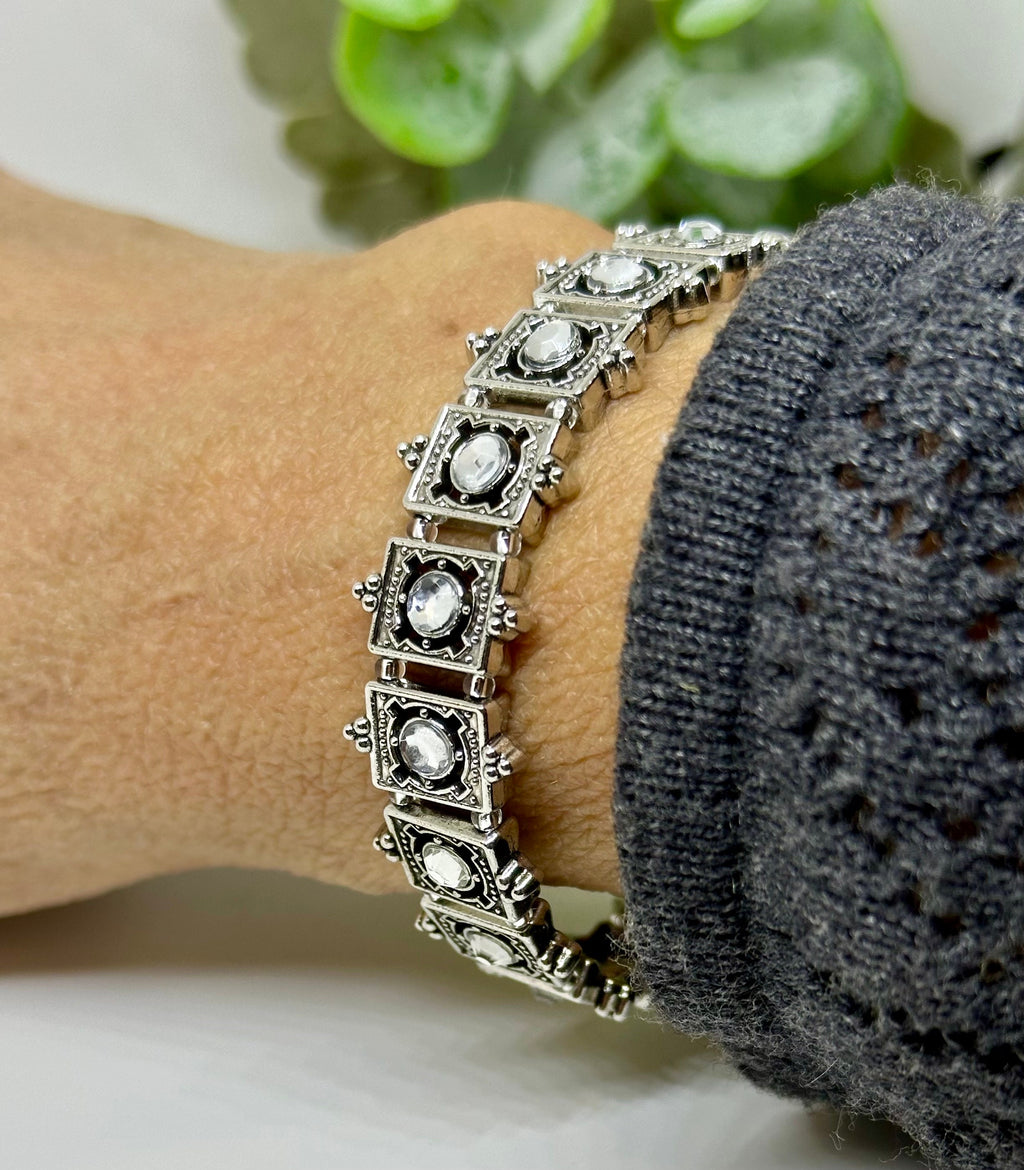 MossberryandStone Vintage Look Mid Century Silver Stretch Bracelet Clear Glass Gem