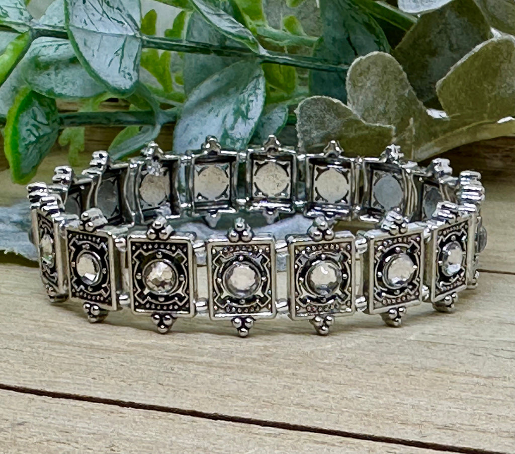 MossberryandStone Vintage Look Mid Century Silver Stretch Bracelet Clear Glass Gem