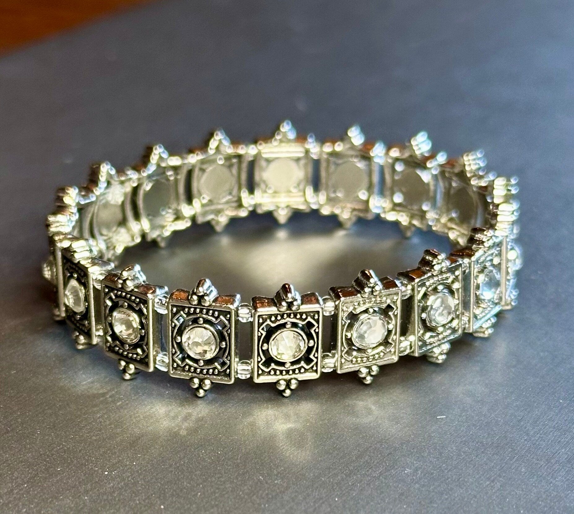 MossberryandStone Vintage Look Mid Century Silver Stretch Bracelet Clear Glass Gem