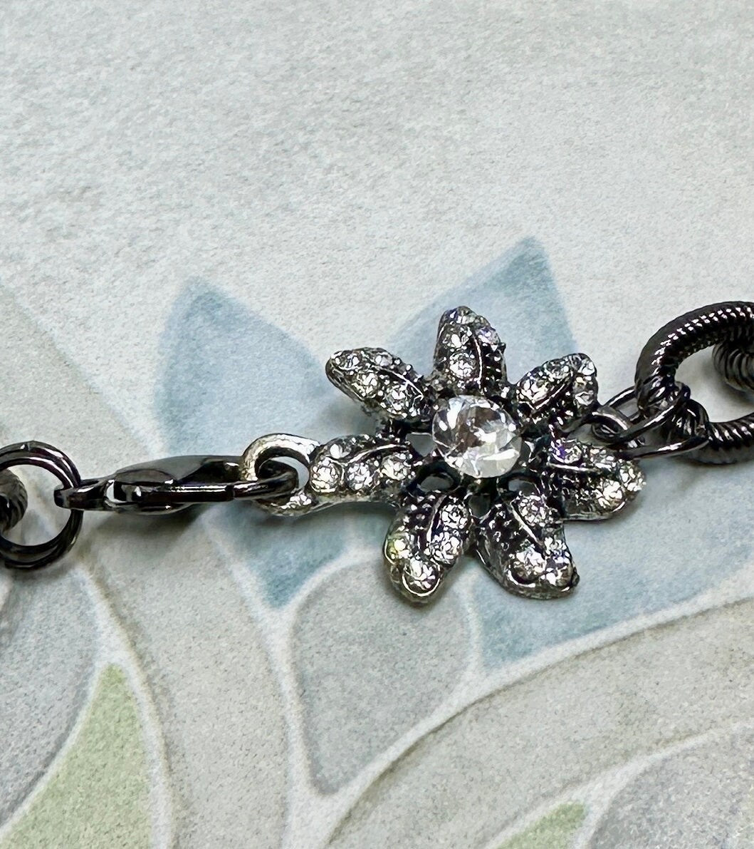 MossberryandStone Heavy Textured Cable Chain Crystal Flower Necklace 16in