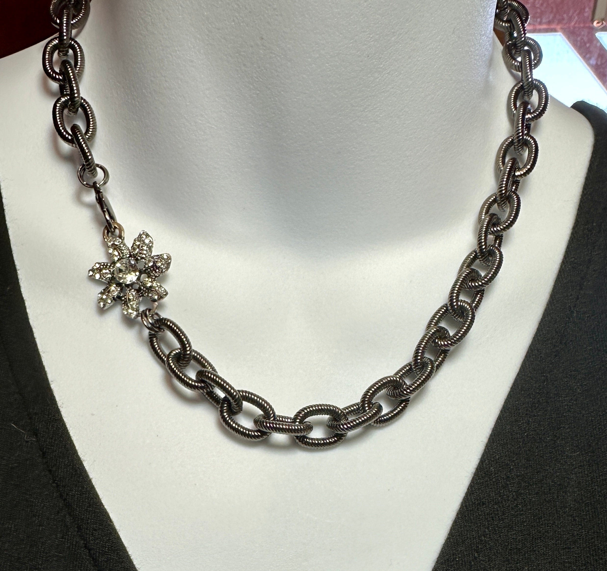 MossberryandStone Heavy Textured Cable Chain Crystal Flower Necklace 16in