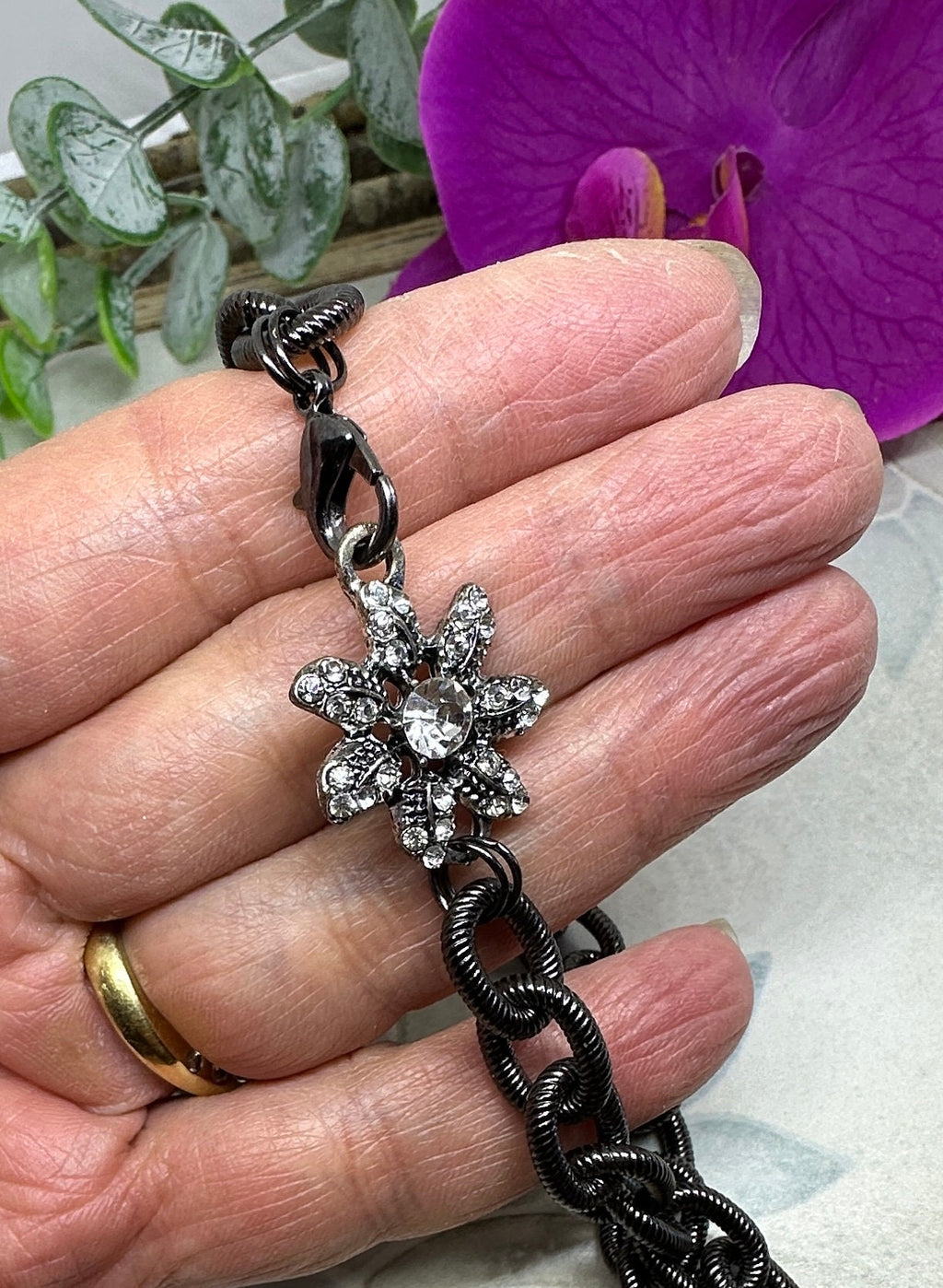 MossberryandStone Heavy Textured Cable Chain Crystal Flower Necklace 16in