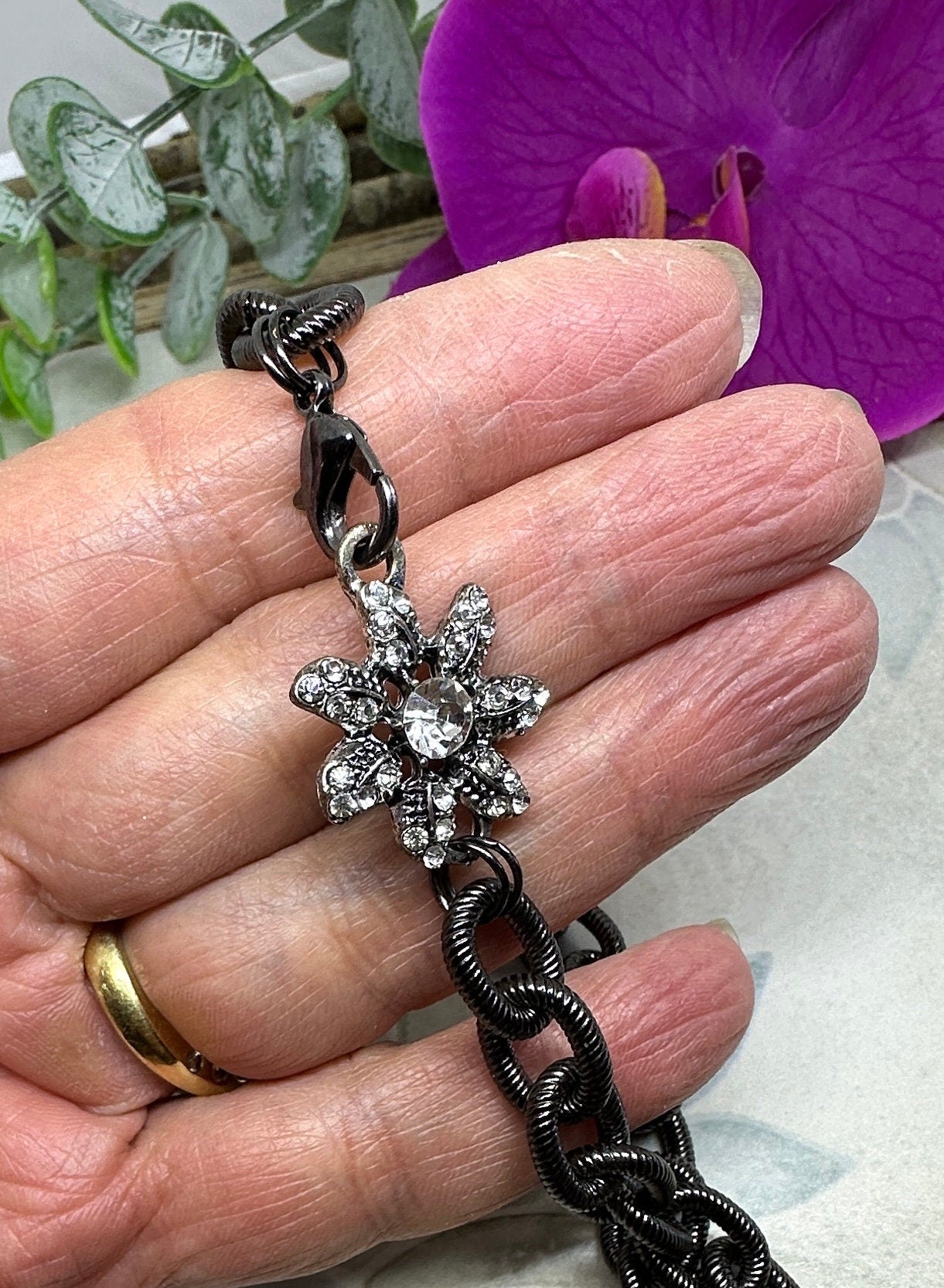 MossberryandStone Heavy Textured Cable Chain Crystal Flower Necklace 16in