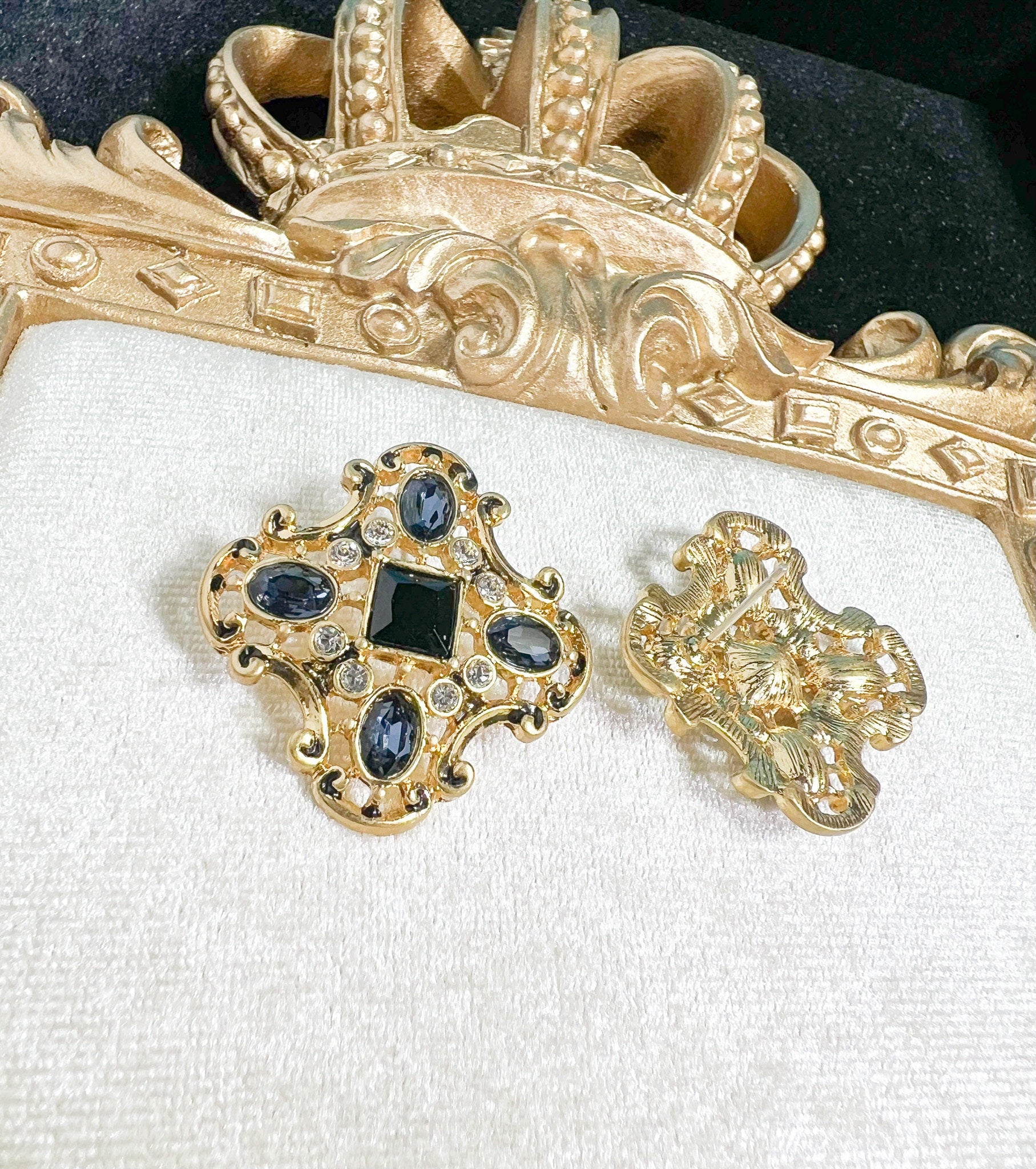 HappyJewelryWorld Vintage Sapphire Stud Earrings Yellow Gold Blue Gemstone