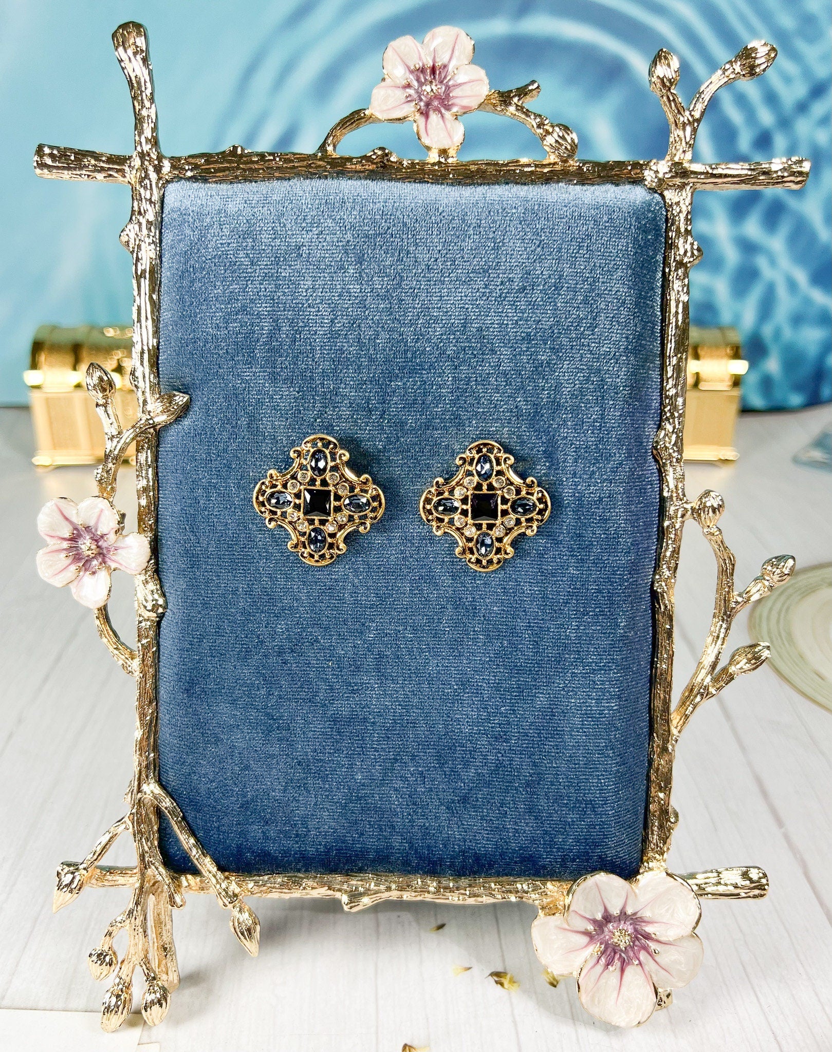 HappyJewelryWorld Vintage Sapphire Stud Earrings Yellow Gold Blue Gemstone