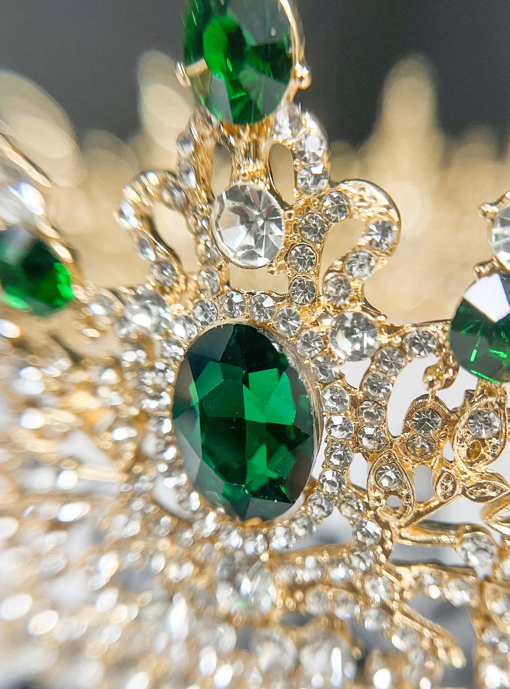HappyJewelryWorld Royal King Crown For Men Green Crystal Extra Large
