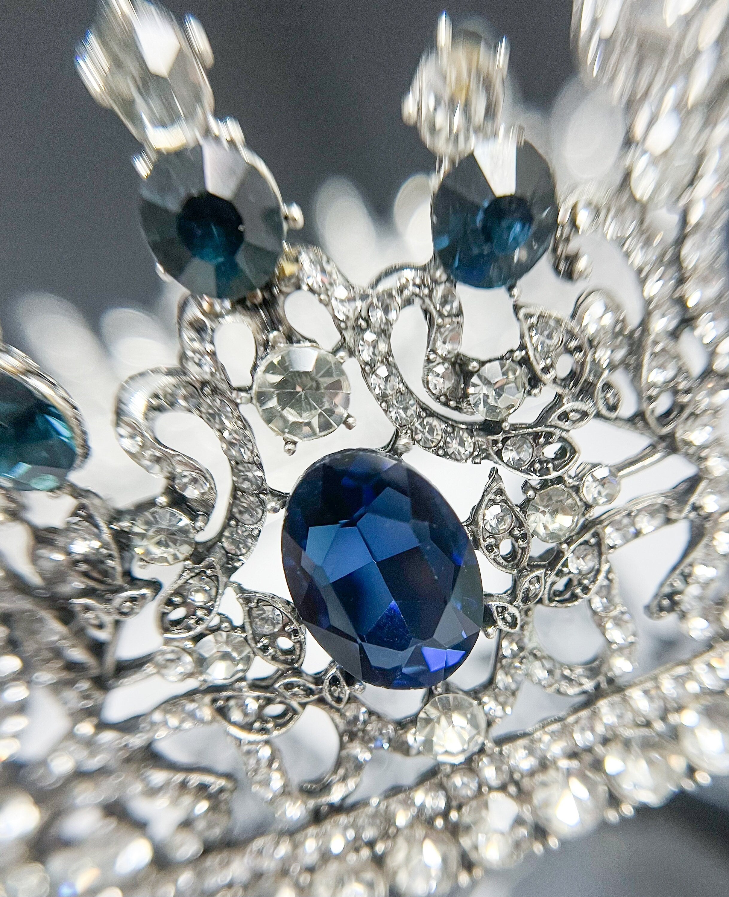 HappyJewelryWorld Royal King Blue Crystal Crown