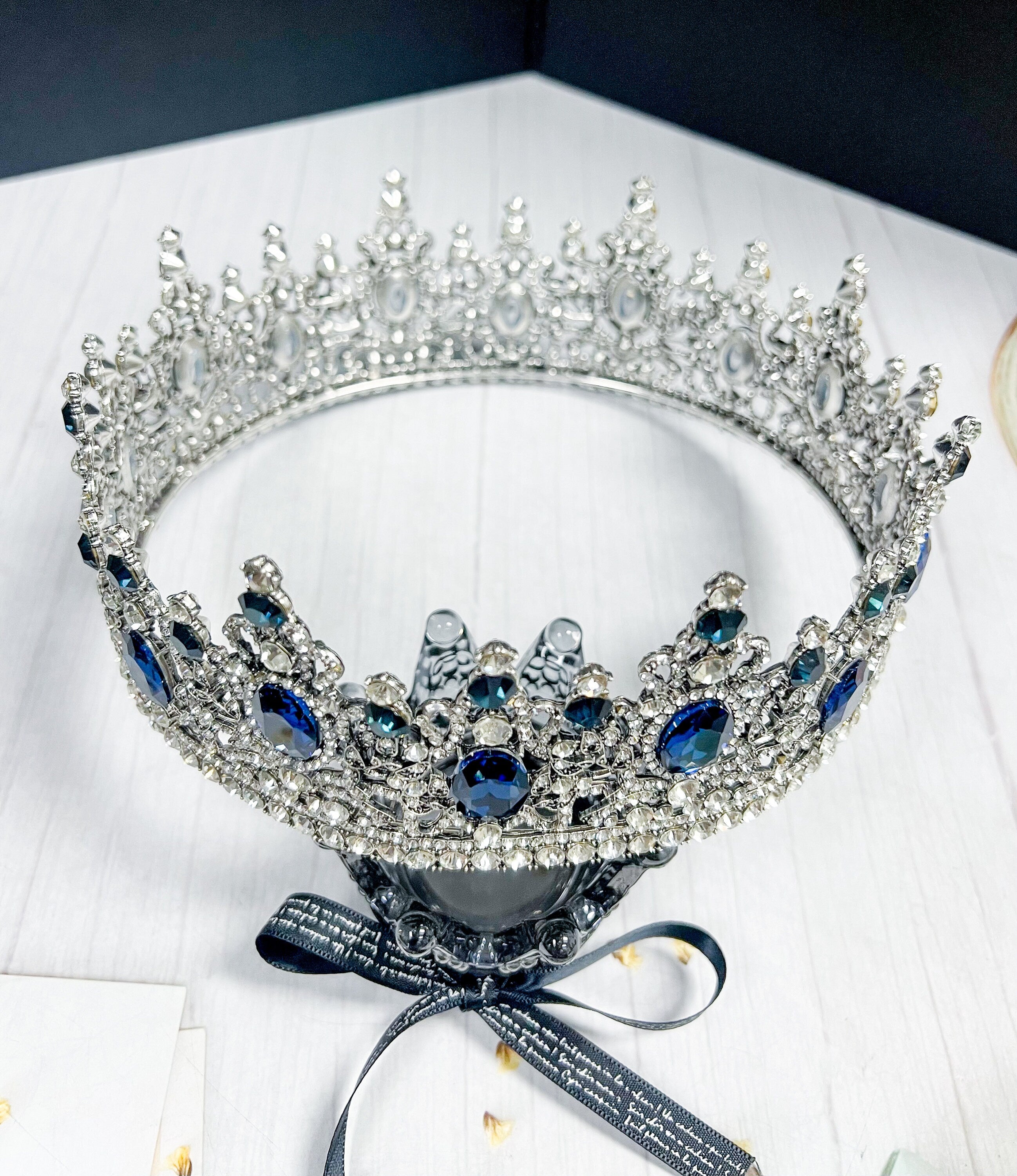 HappyJewelryWorld Royal King Blue Crystal Crown