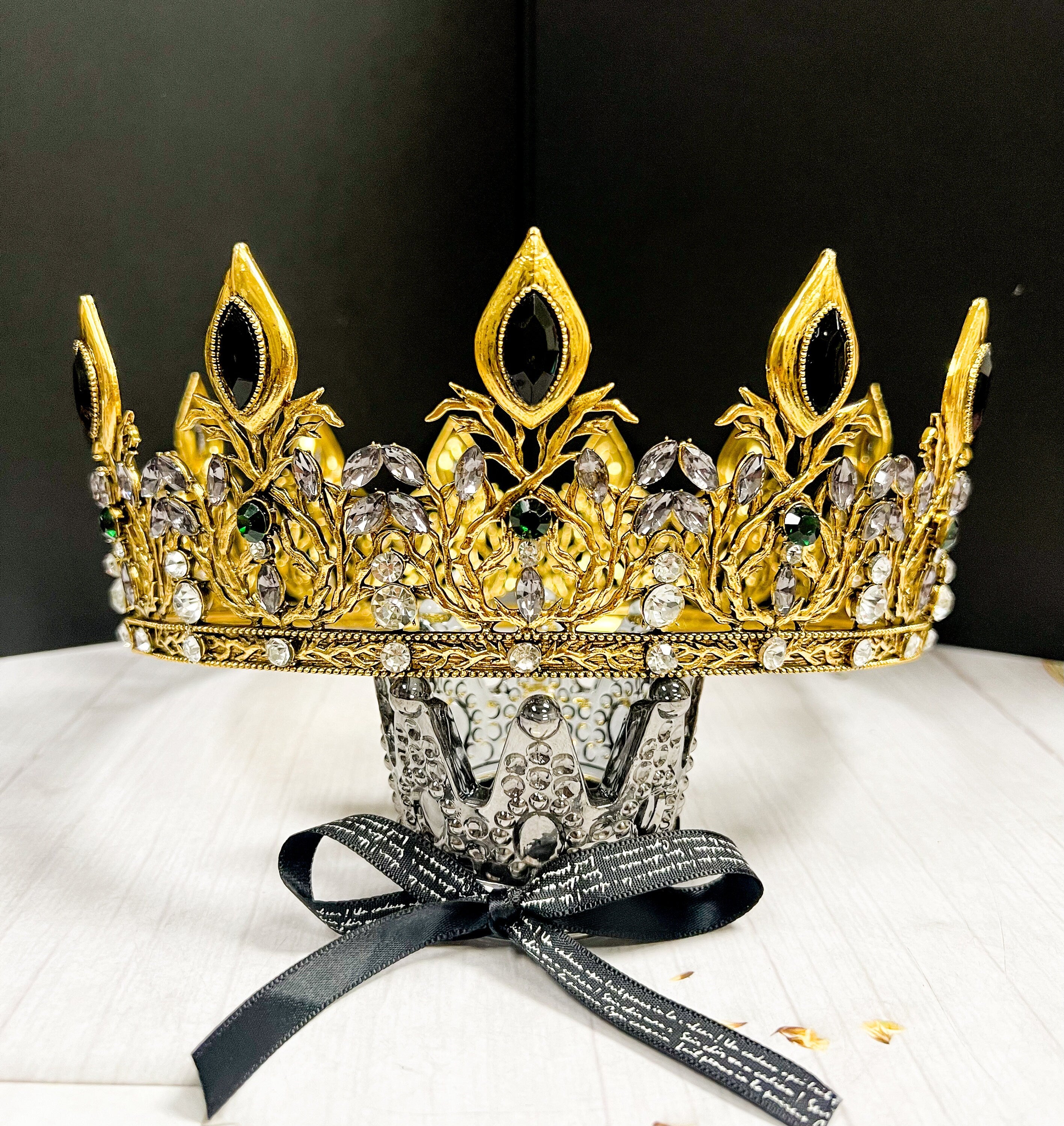 HappyJewelryWorld Gold King Crown with Black Sapphire Crystals XXL