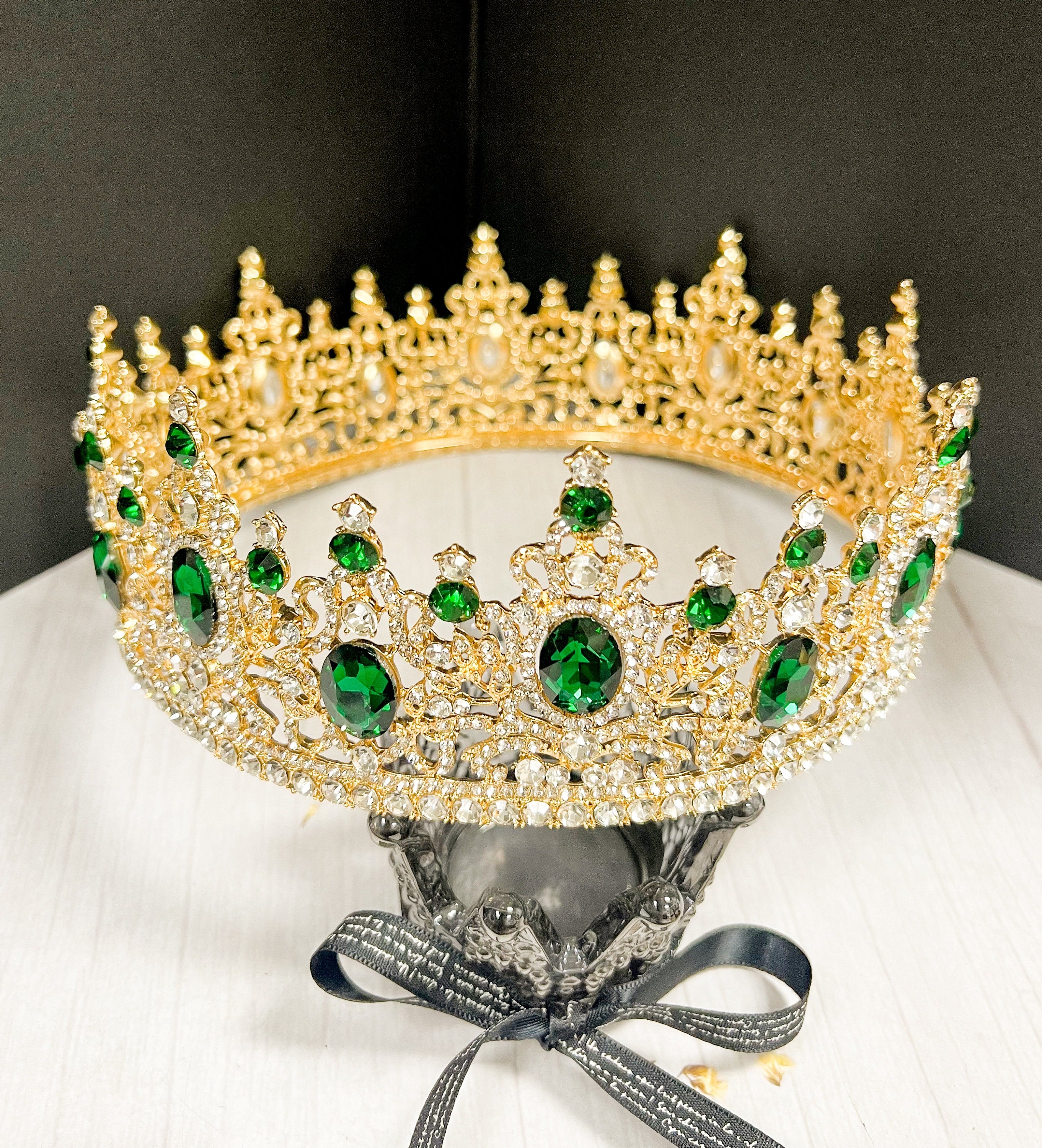 HappyJewelryWorld Royal King Crown For Men Green Crystal Extra Large