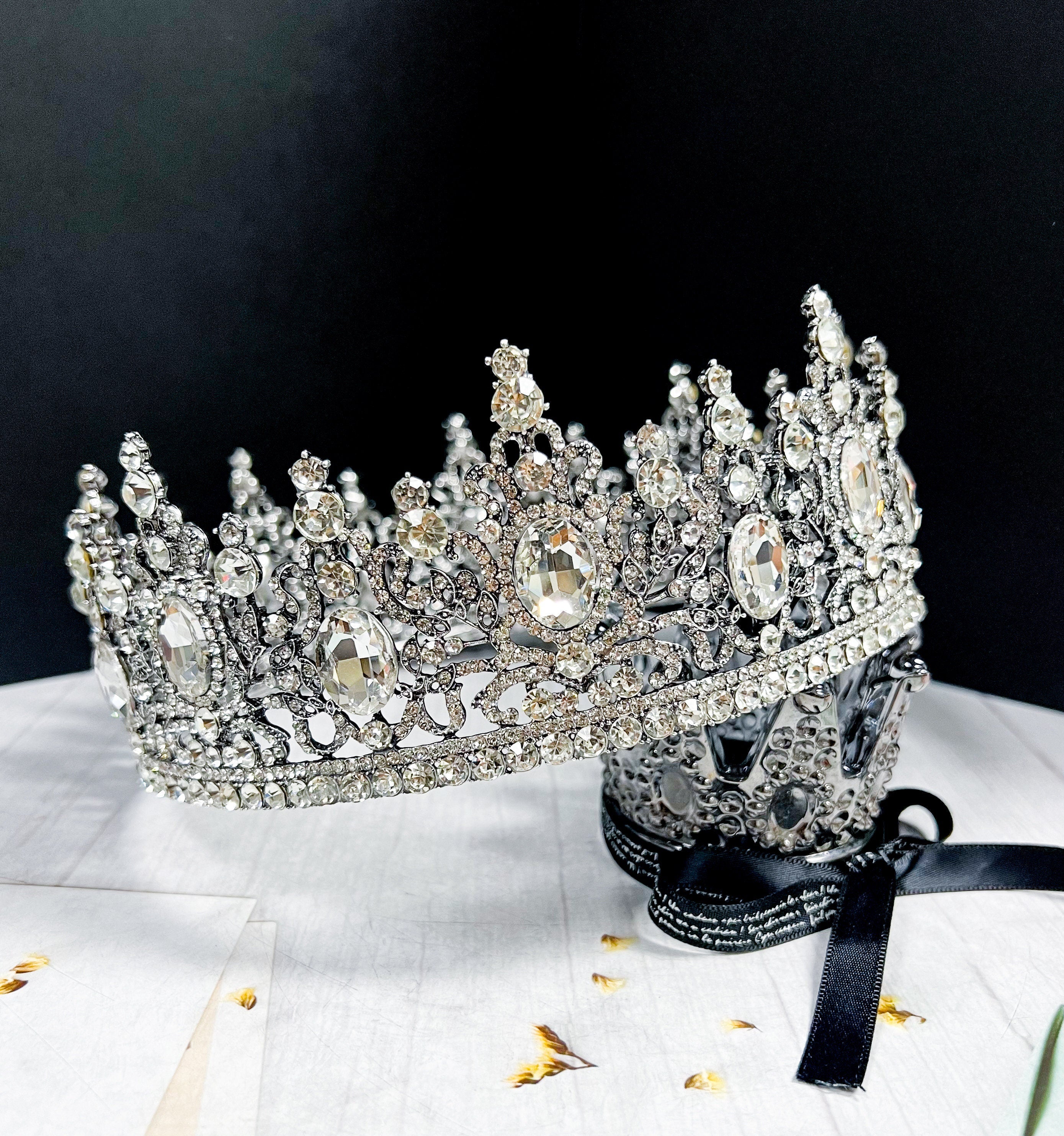 HappyJewelryWorld Royal King Crystal Rhinestone Crown 24in Silver