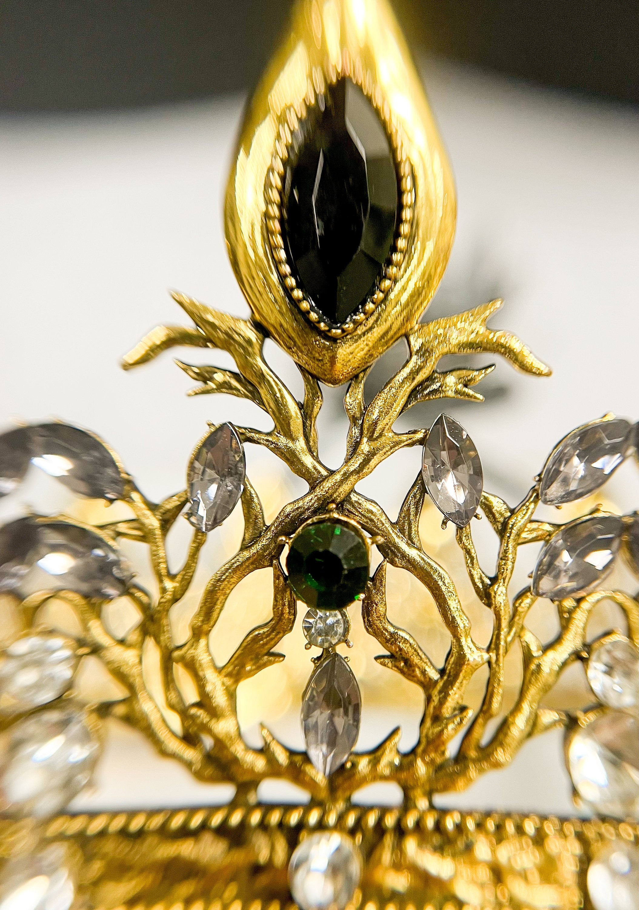 HappyJewelryWorld Gold King Crown with Black Sapphire Crystals XXL