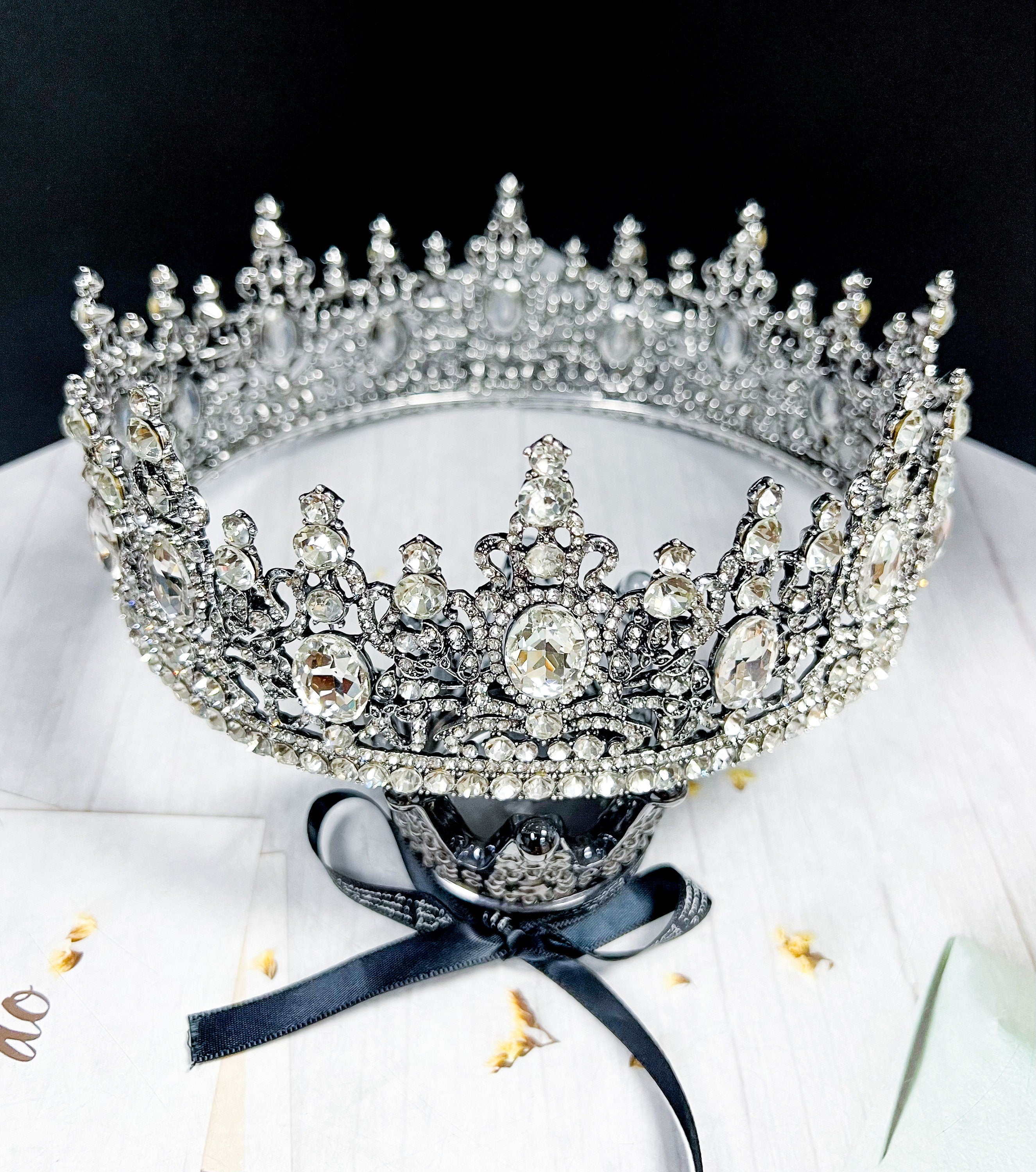HappyJewelryWorld Royal King Crystal Rhinestone Crown 24in Silver