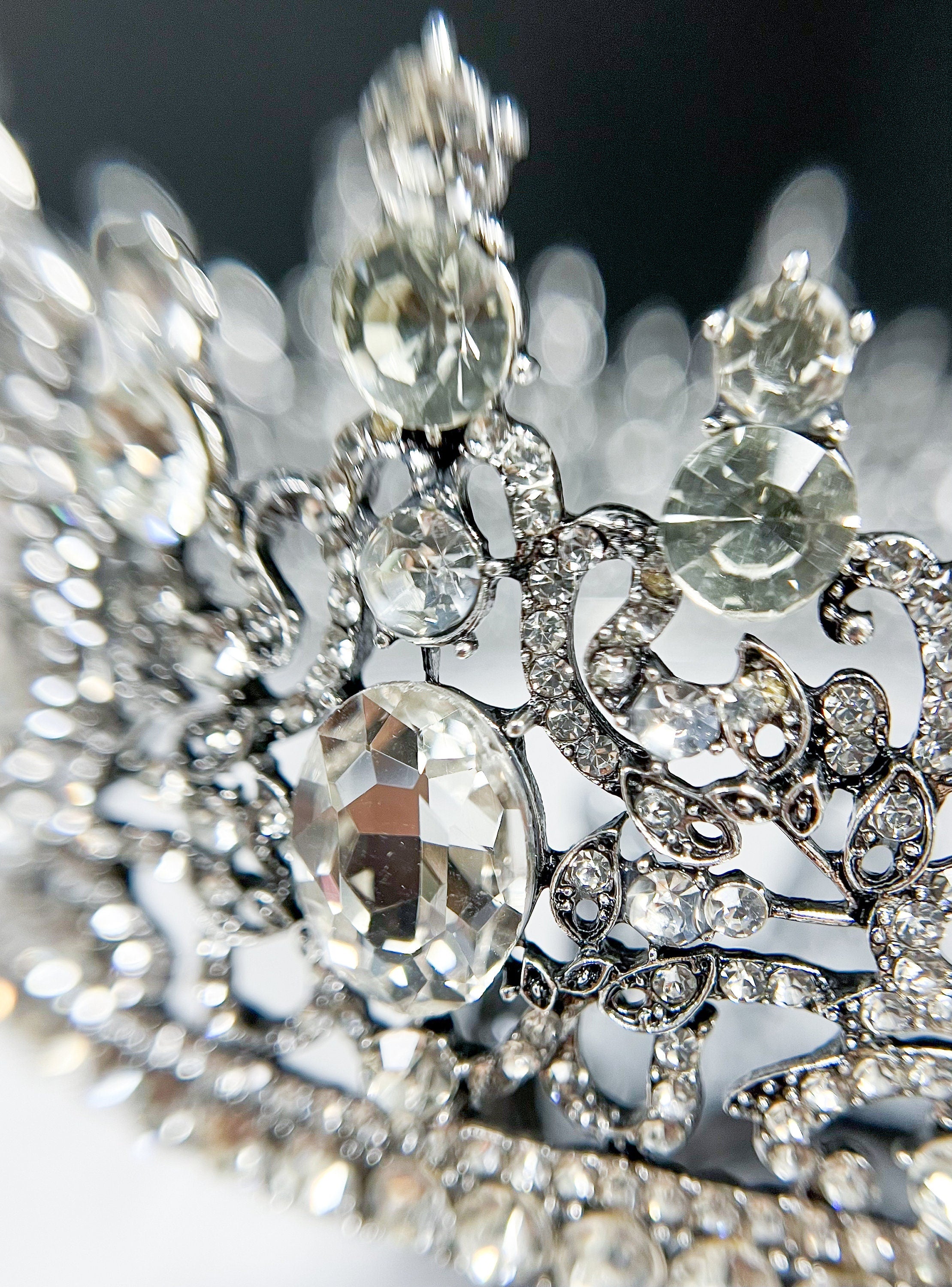 HappyJewelryWorld Royal King Crystal Rhinestone Crown 24in Silver