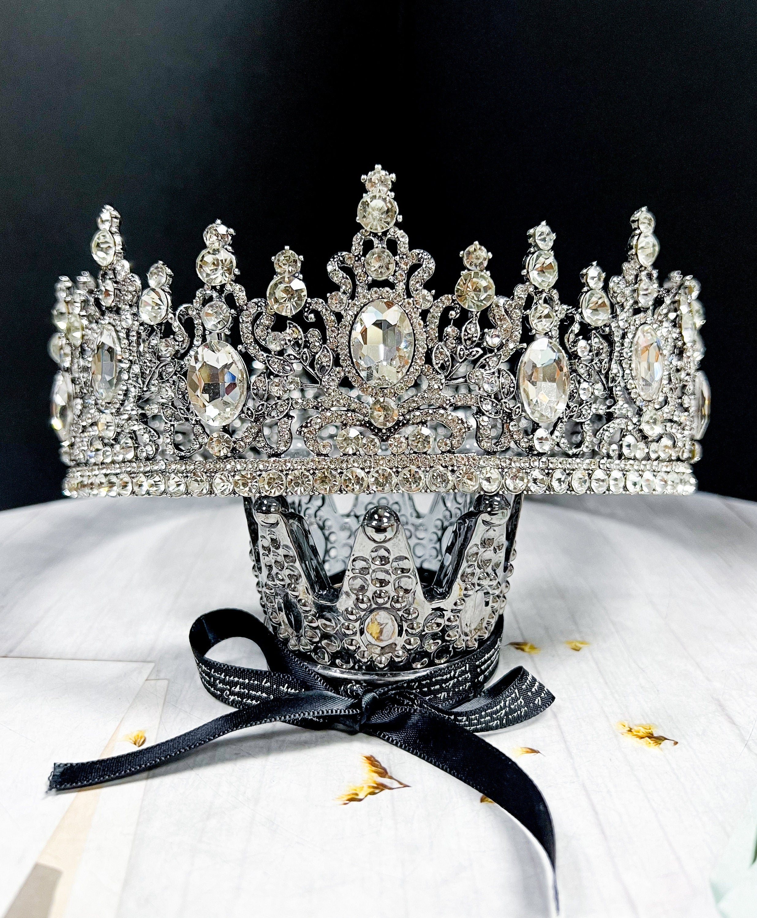 HappyJewelryWorld Royal King Crystal Rhinestone Crown 24in Silver