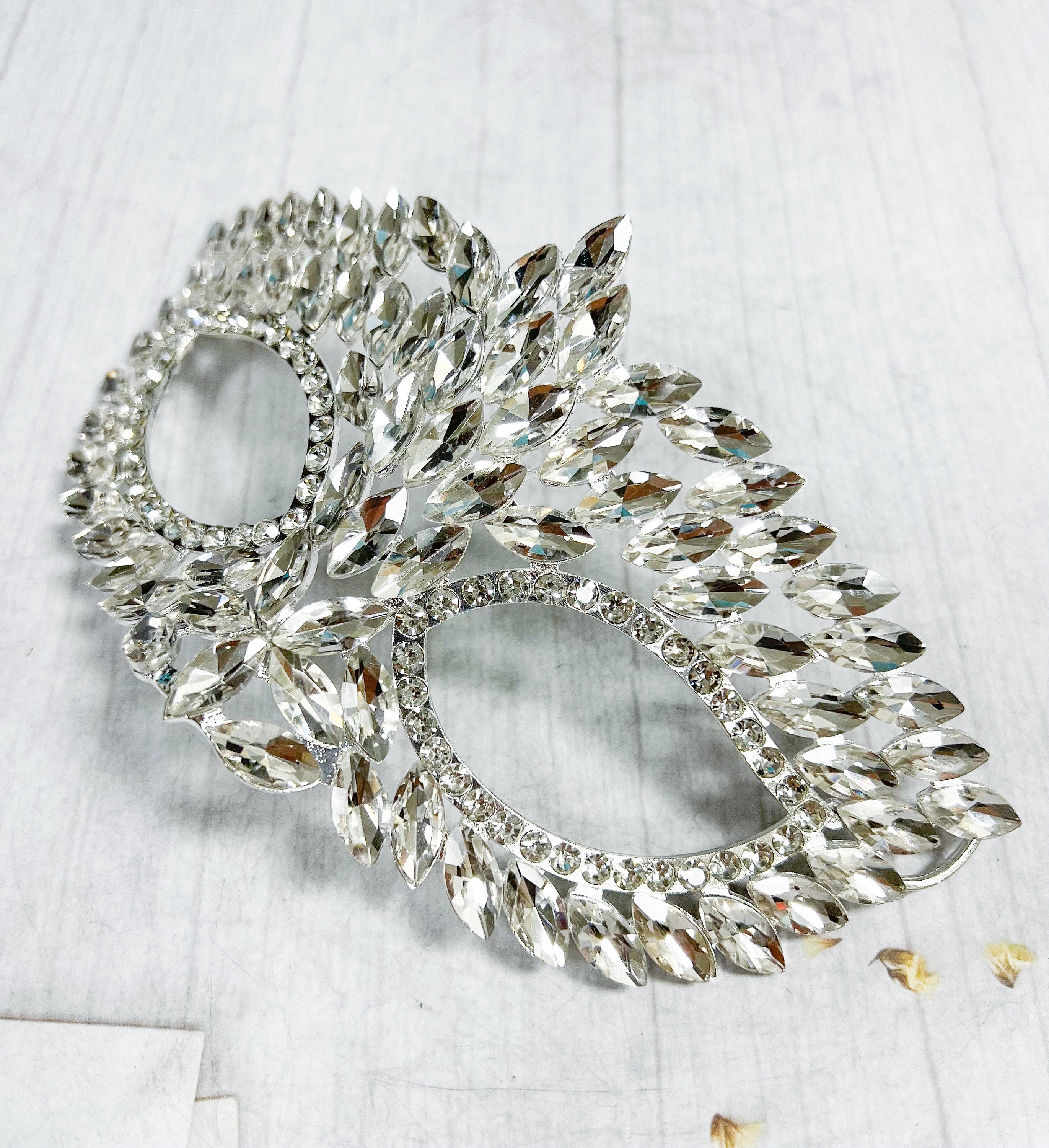 HappyJewelryWorld Silver Masquerade Mask with Clear Crystal Rhinestones