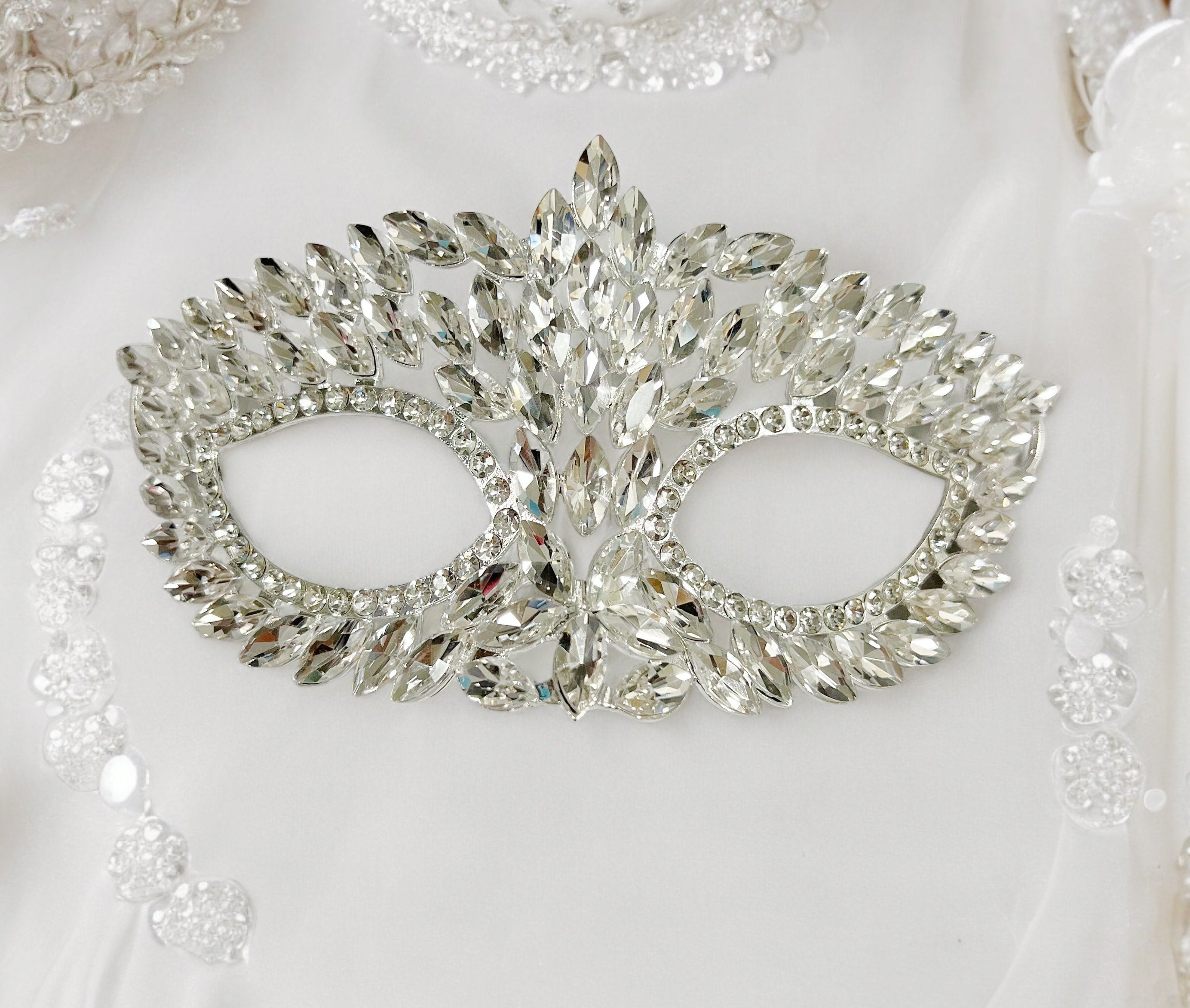 HappyJewelryWorld Silver Masquerade Mask with Clear Crystal Rhinestones