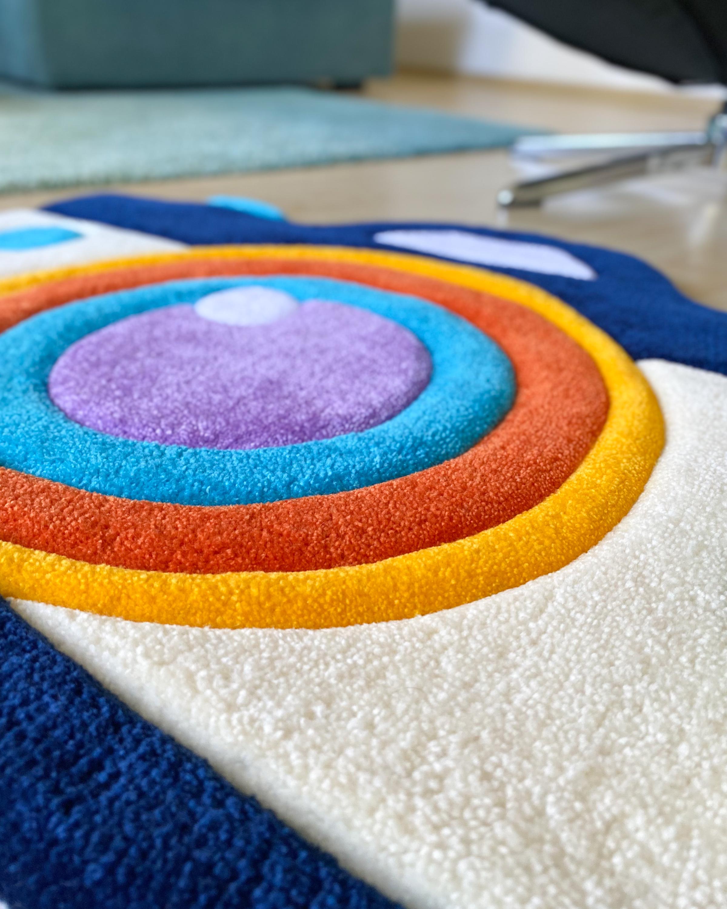LargoModern Custom Snapshot Hand Tufted Rug 31x26in
