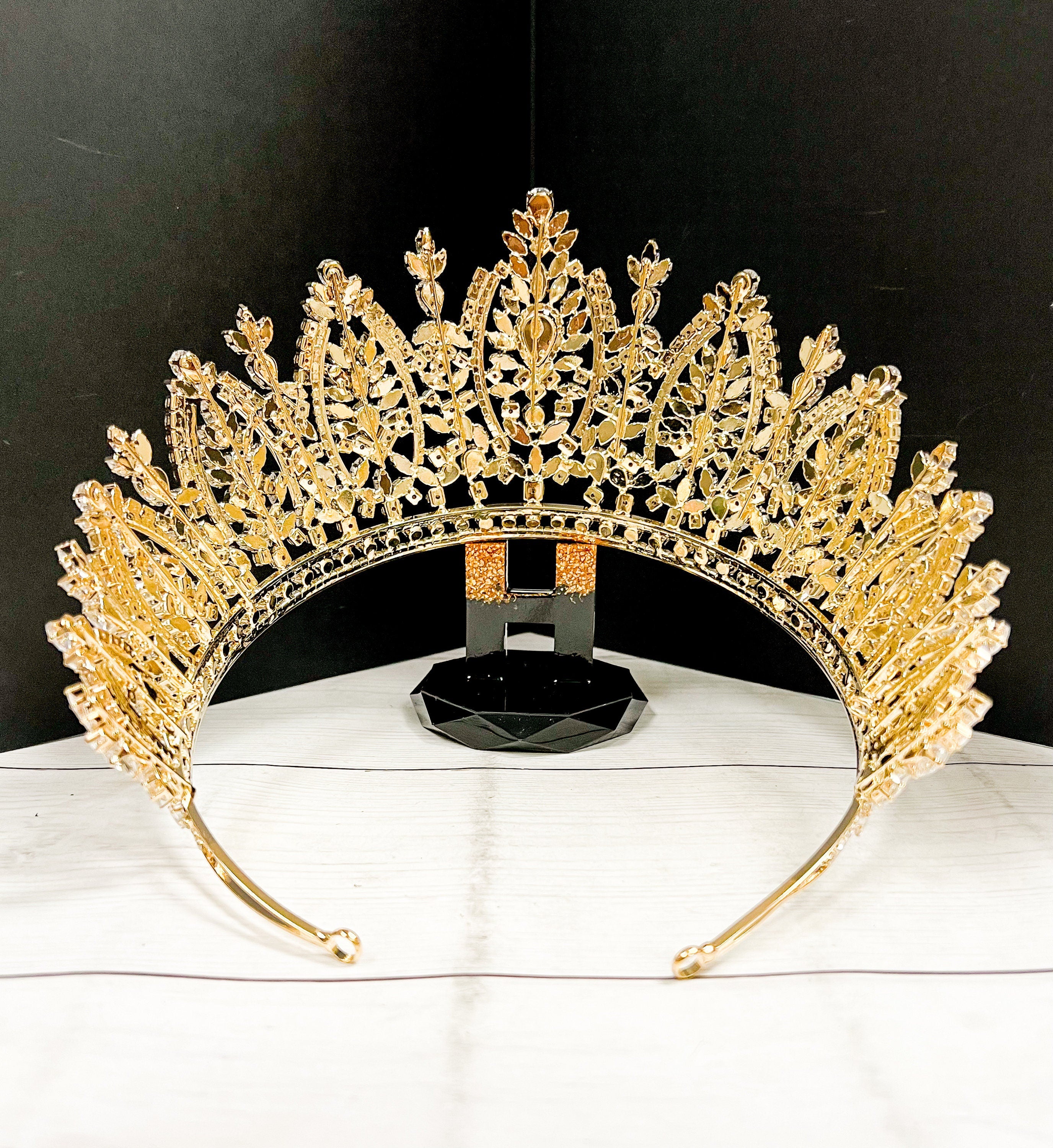 HappyJewelryWorld Cubic Zirconia Gold-Plated Bridal Crown, 6.5in