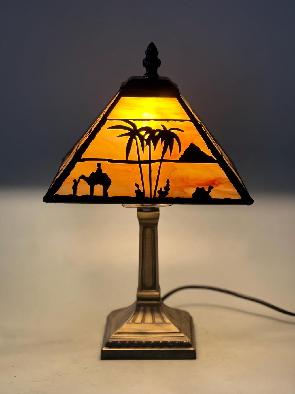 U2Antique Mission Tiffany Table Lamp Desert Camel Pyramid