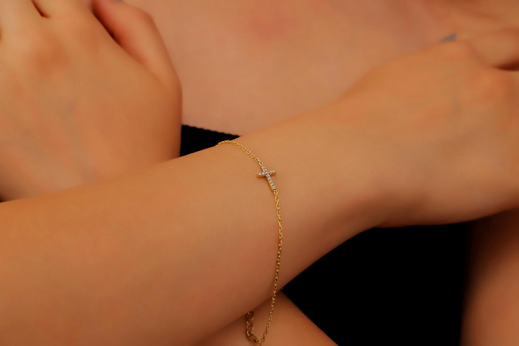 SilverGoldandRose Dainty Diamond Cross Bracelet 925 Sterling Silver Chain