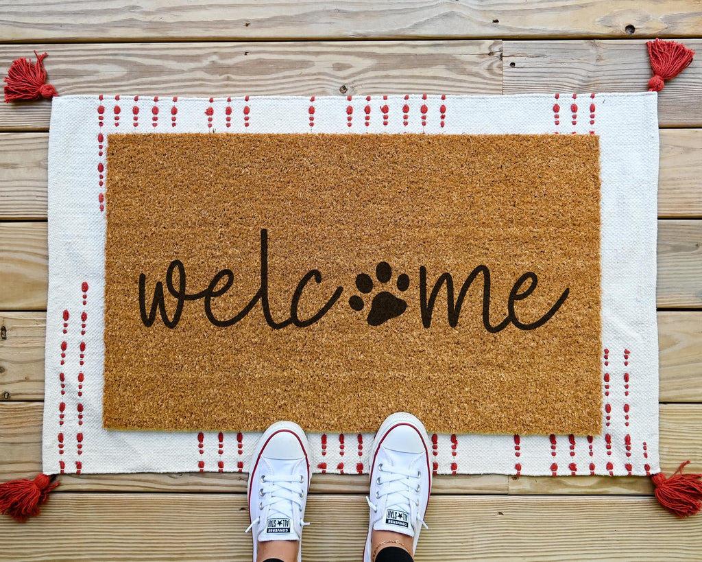 HamlinRowShop Dog Welcome Natural Coir Doormat Scrolling Cursive Design