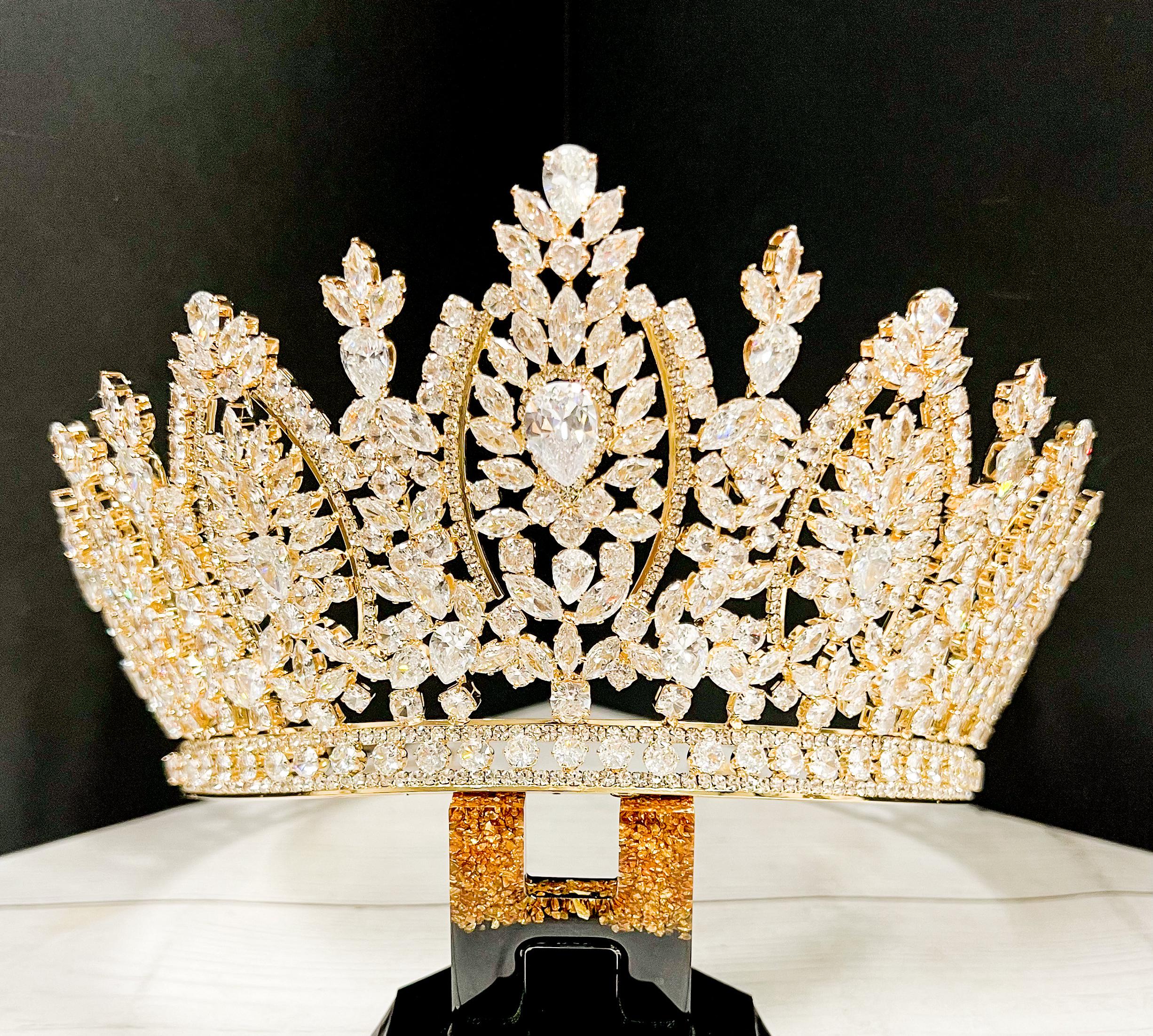 HappyJewelryWorld Cubic Zirconia Gold-Plated Bridal Crown, 6.5in